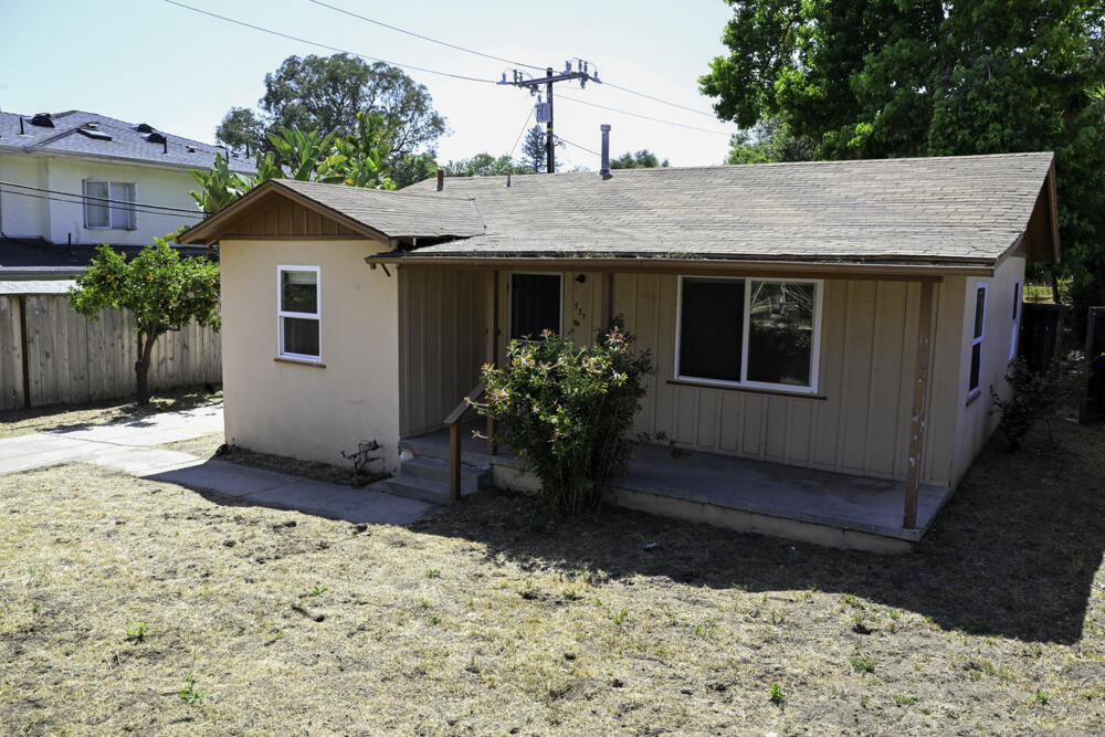 337 E Calle Laureles
