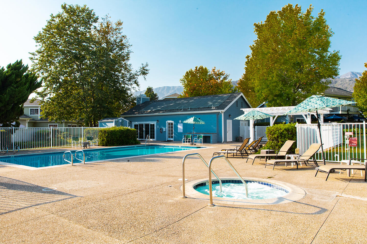 1559 Meadow Circle
