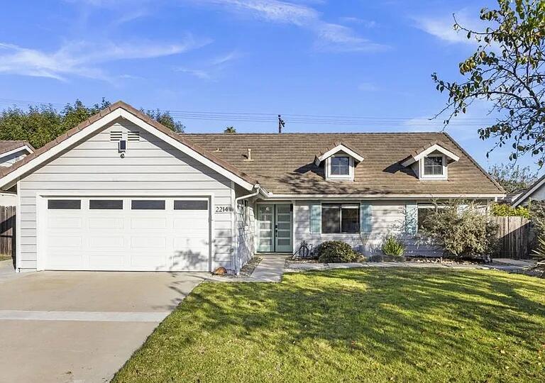 2214 Sanderling Street