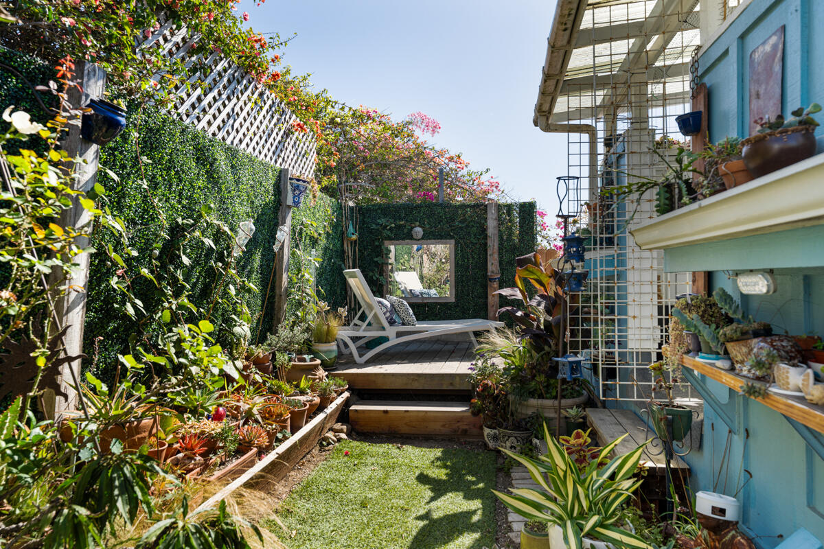 2402 Shelby Street