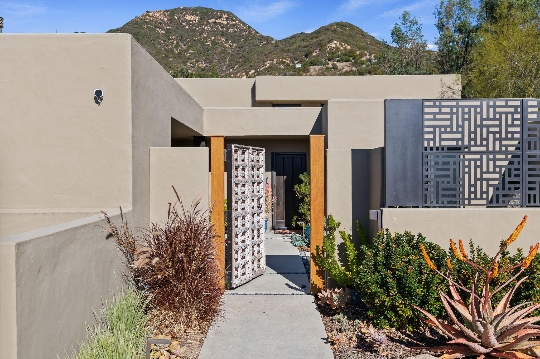 193 E Mountain Drive