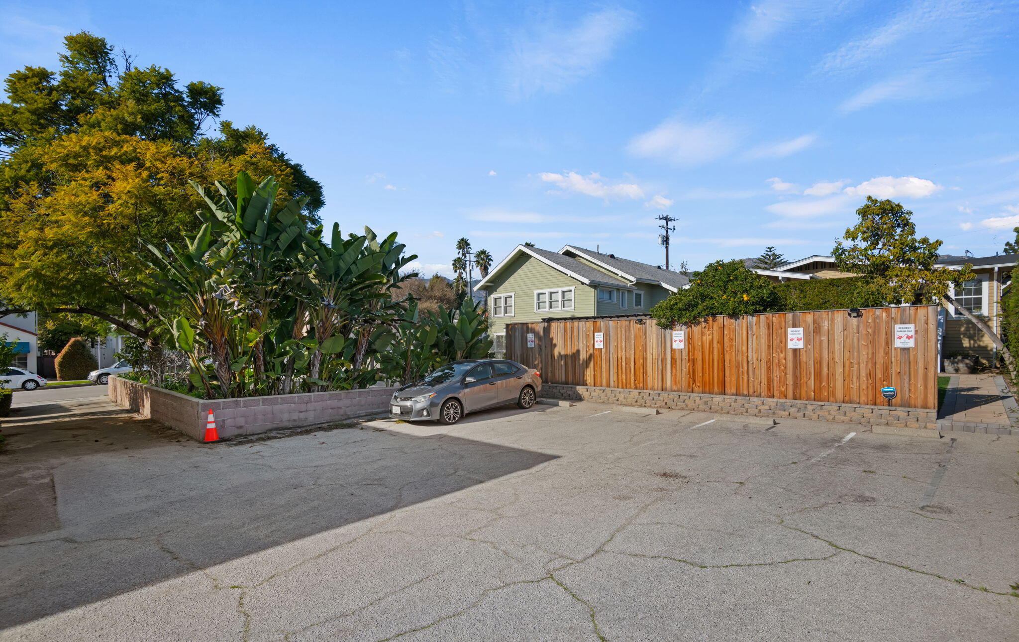 2229 De La Vina Street