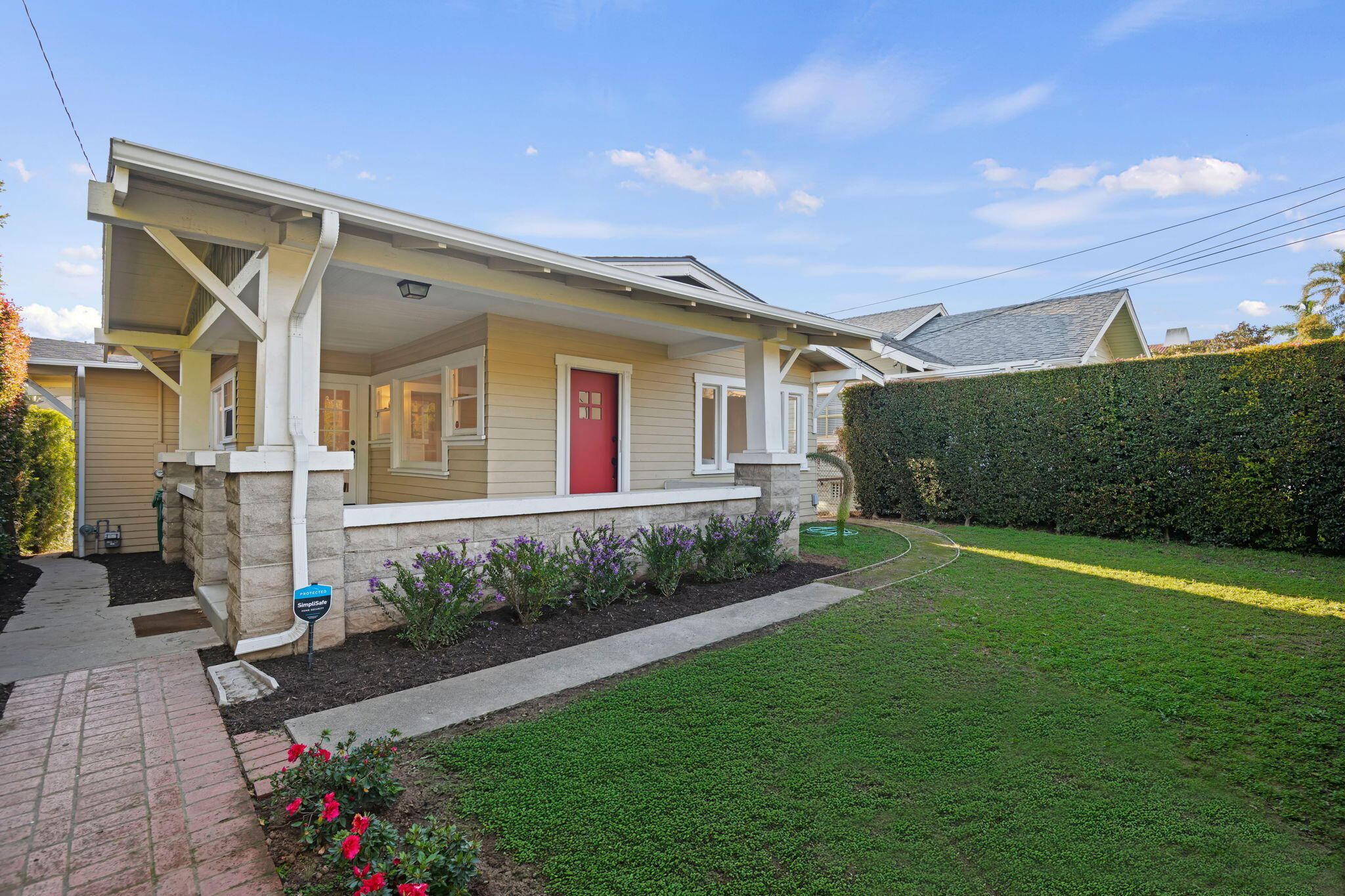 2229 De La Vina Street