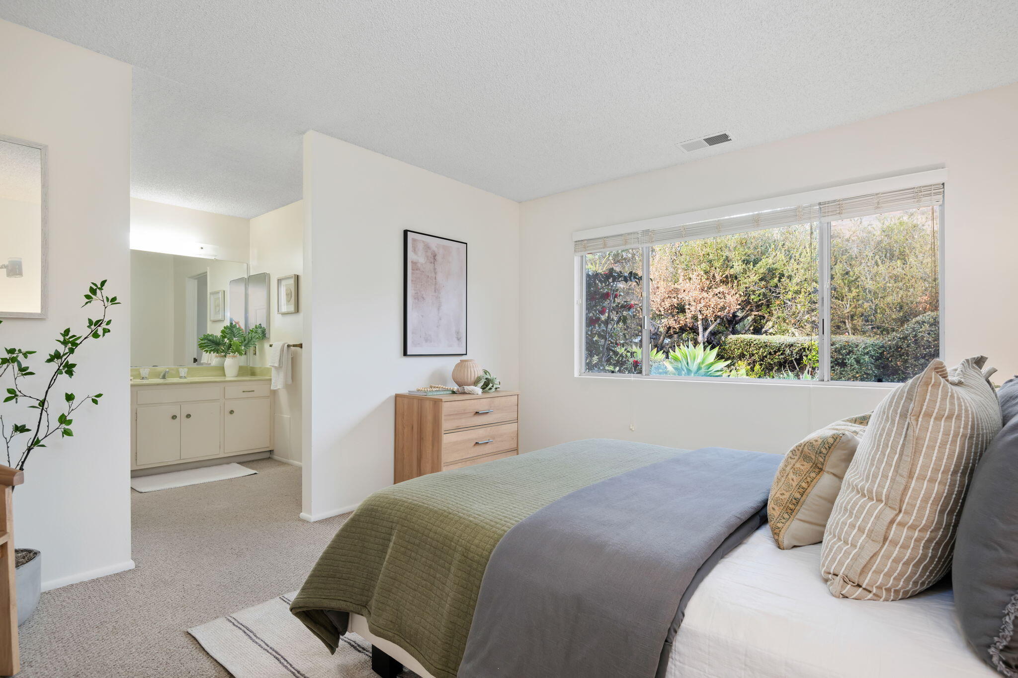 3199 Lucinda Lane