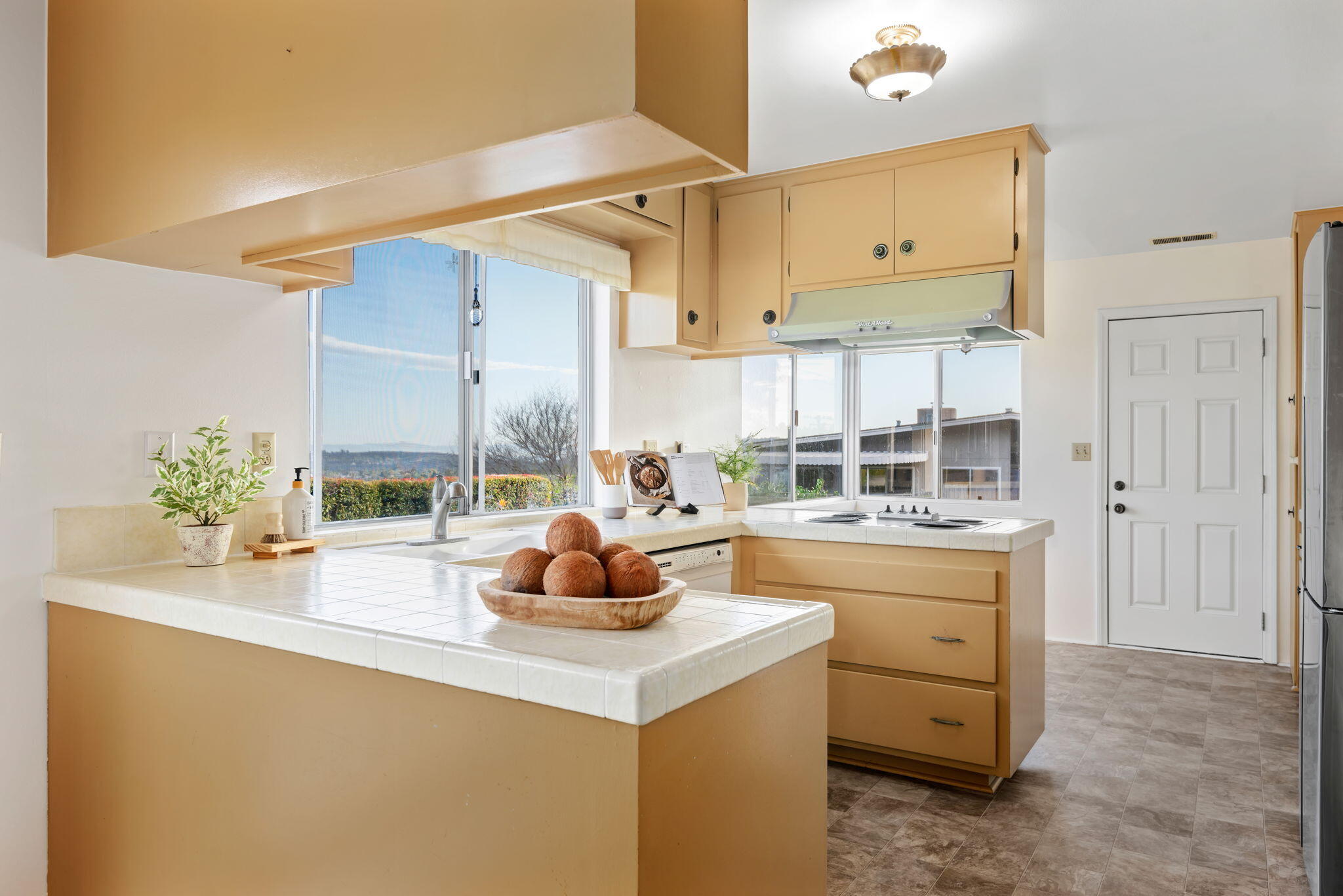 3199 Lucinda Lane