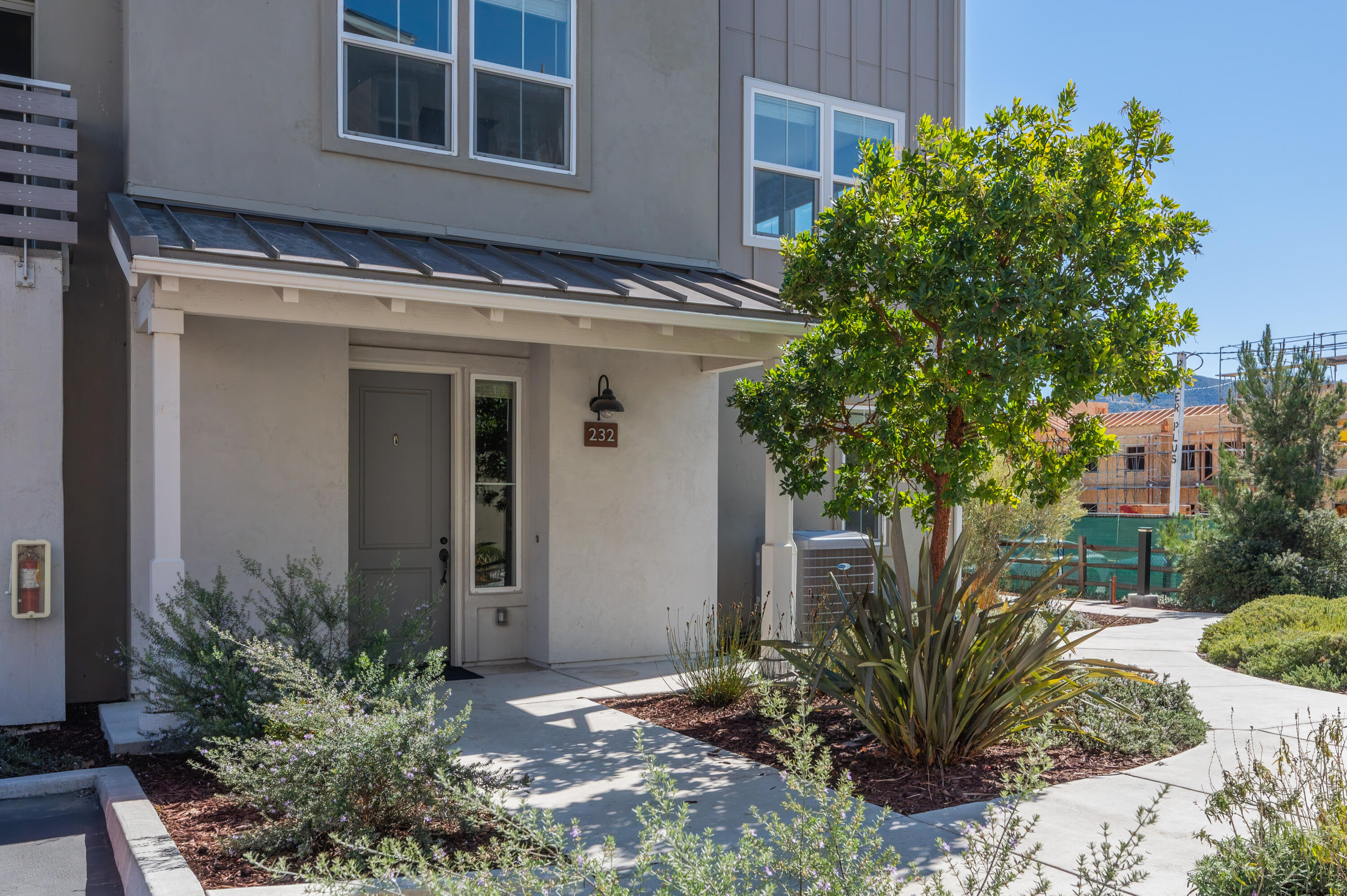 232 Bainbridge Court
