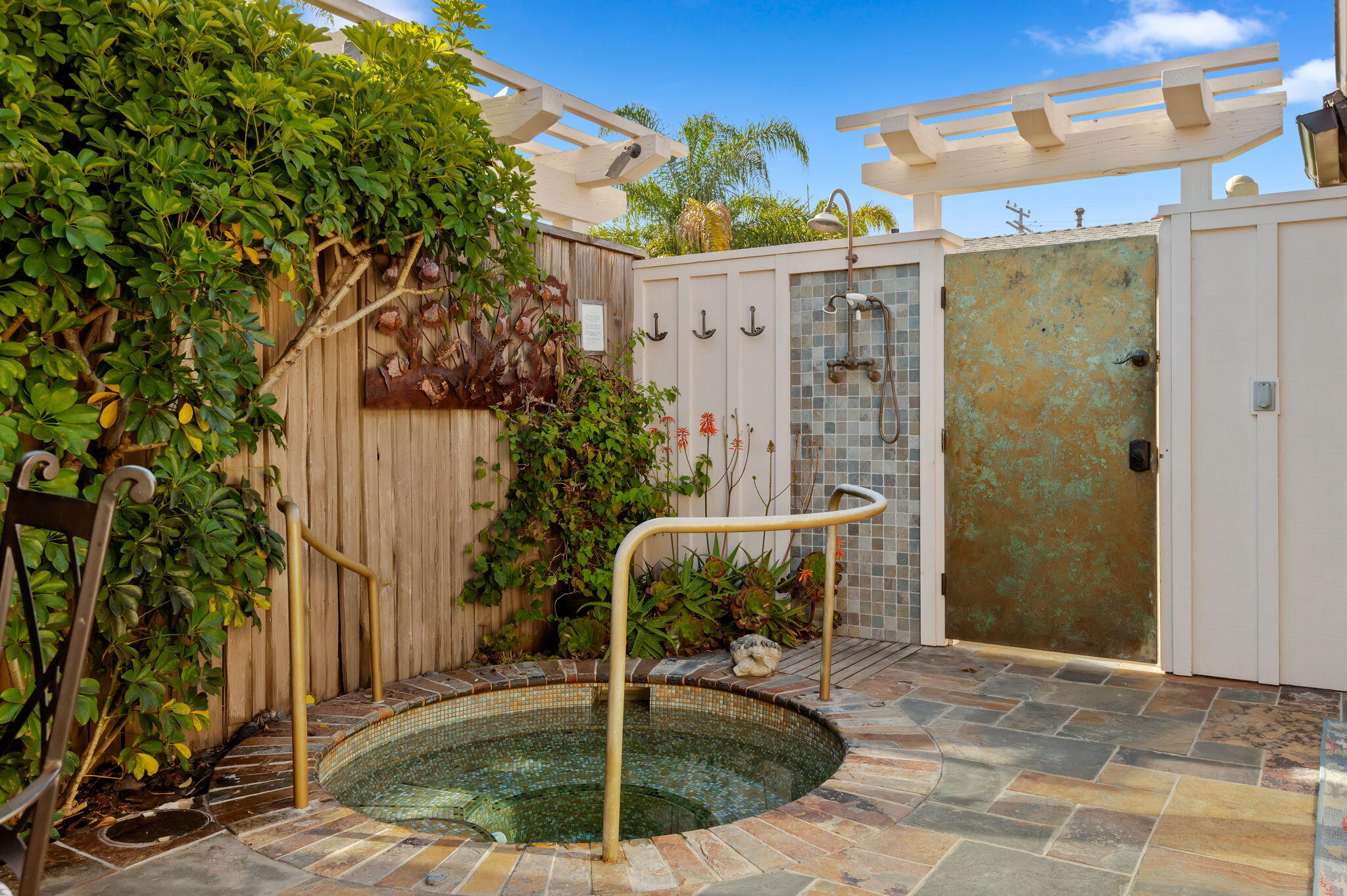 411 Orilla Del Mar Drive