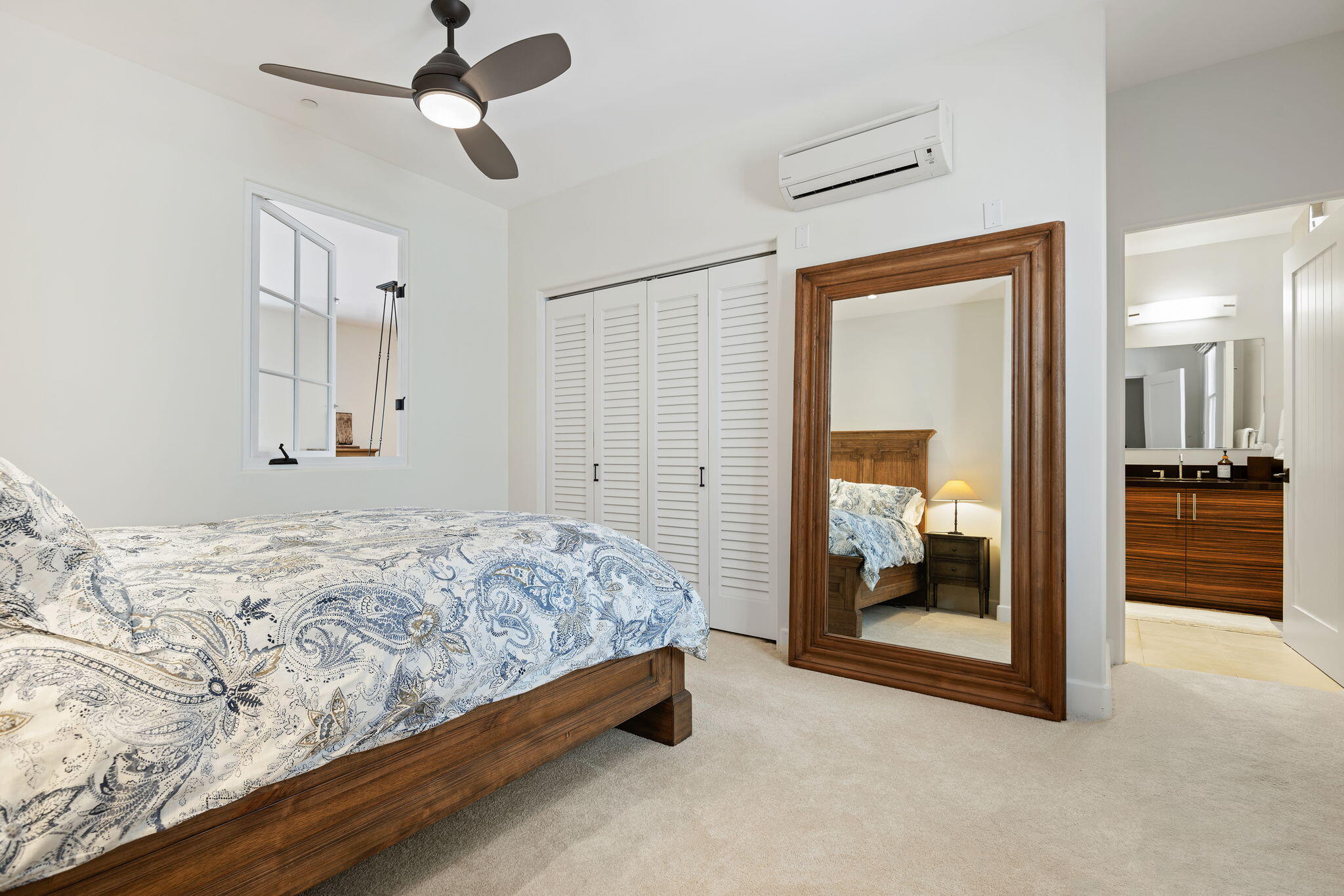 18 W Victoria Street Apt 112