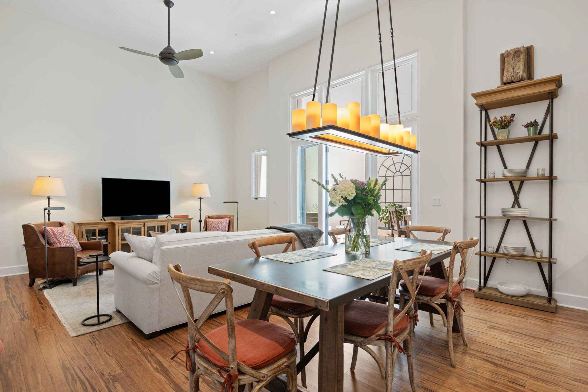 18 W Victoria Street Apt 112