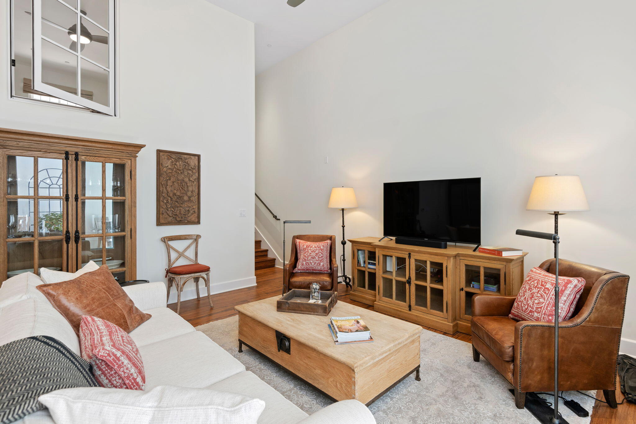 18 W Victoria Street Apt 112