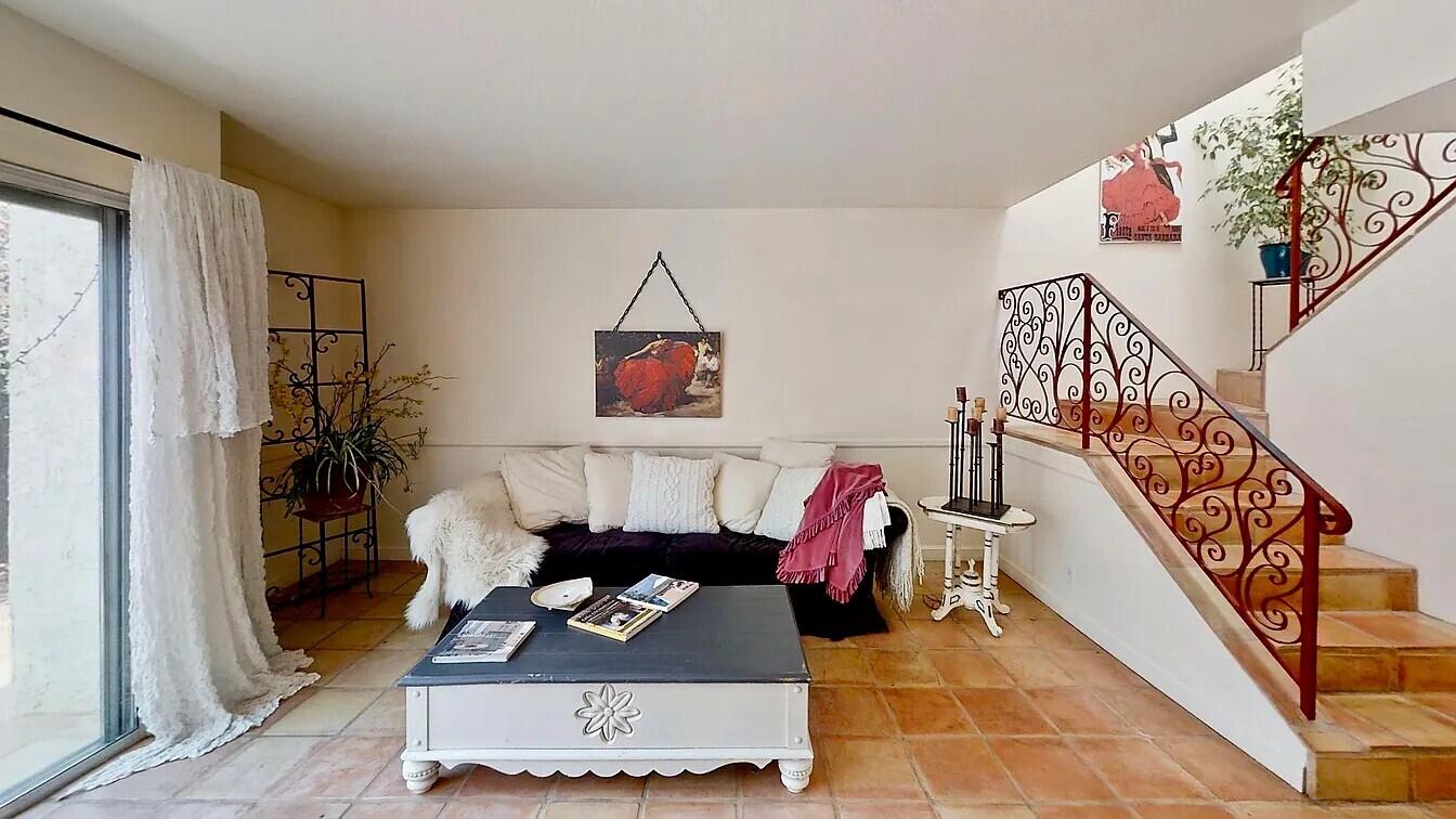 415 W Gutierrez Street Apt 16