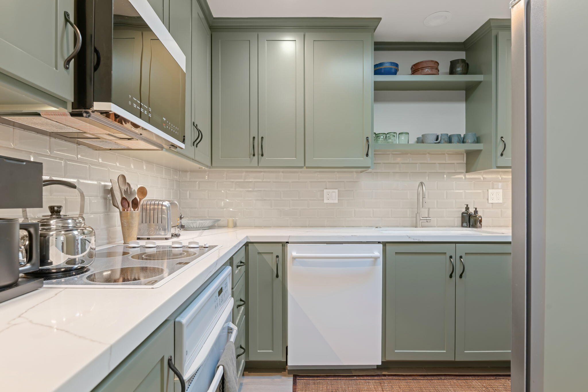 1220 Coast Village Road 308