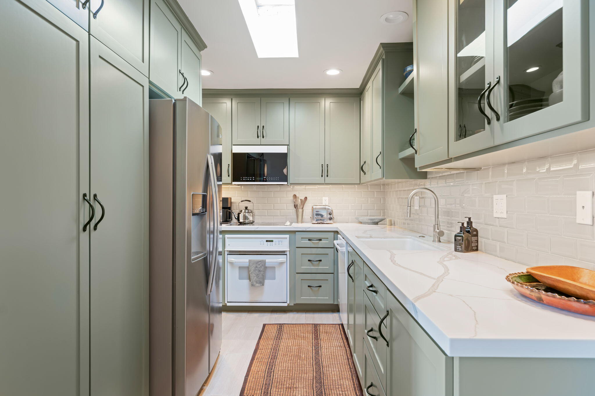 1220 Coast Village Road 308