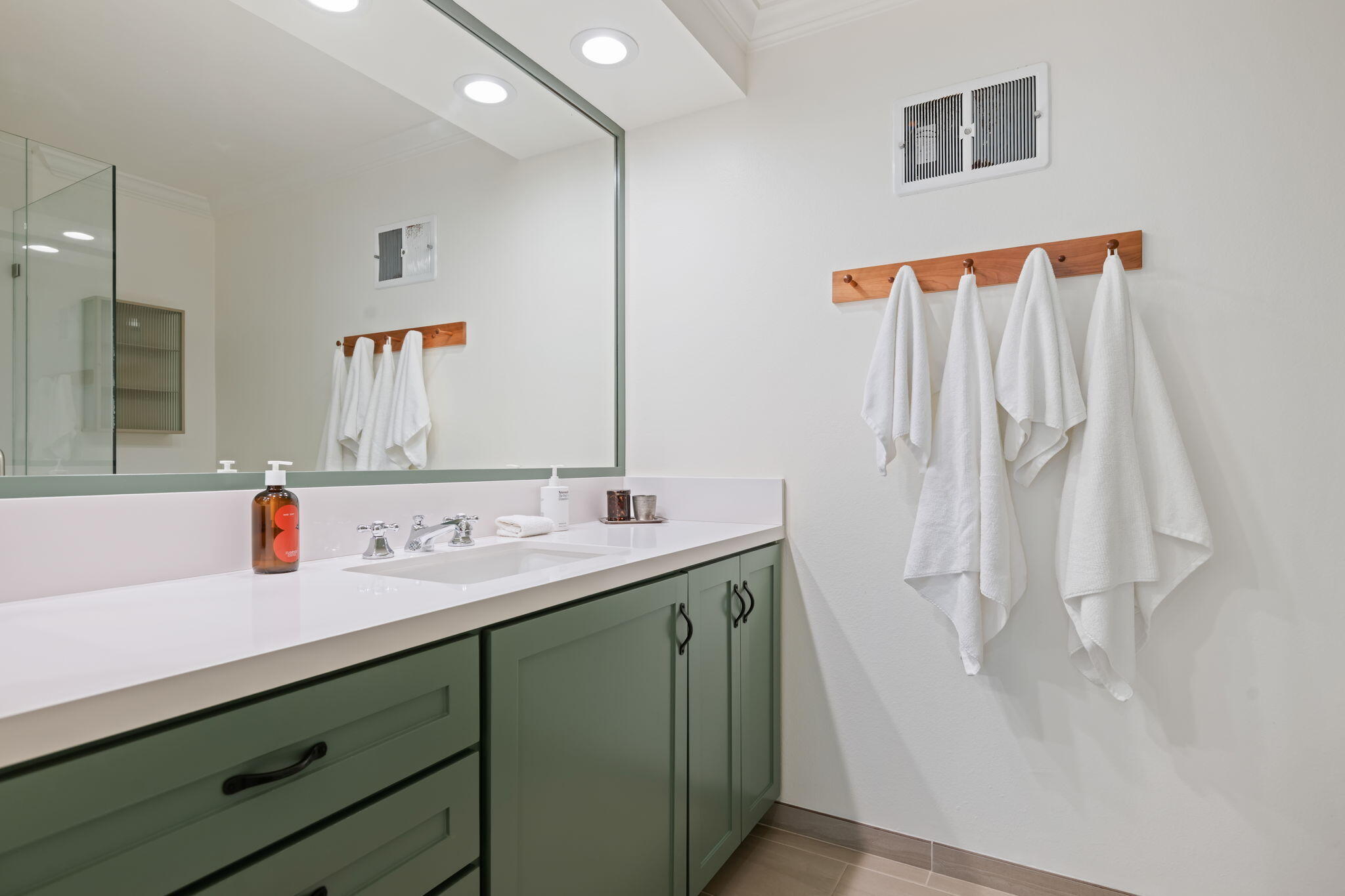 1220 Coast Village Road 308