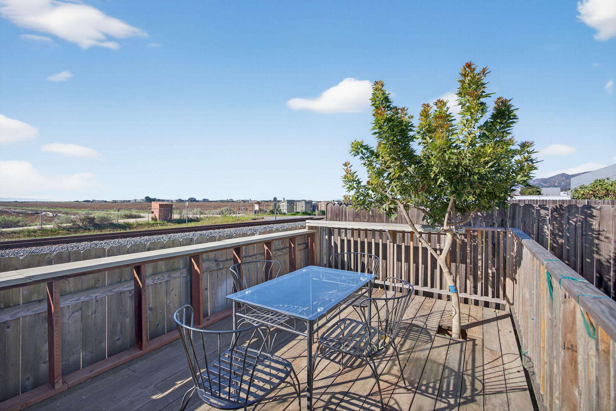 4213 Carpinteria Avenue