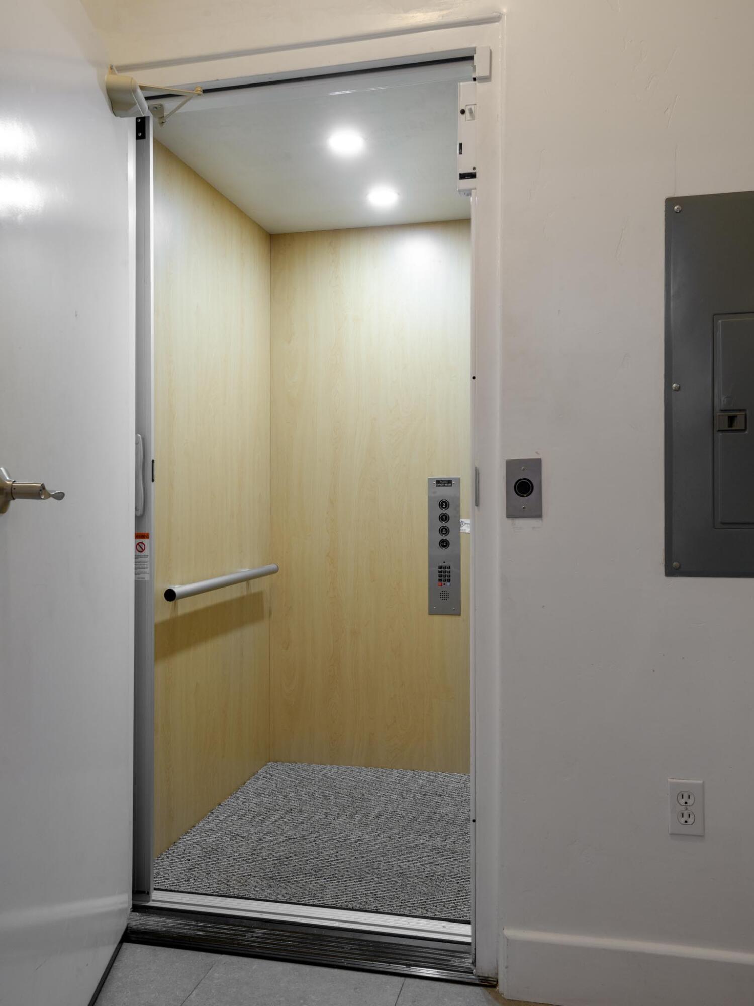 121 W De La Guerra Street 11