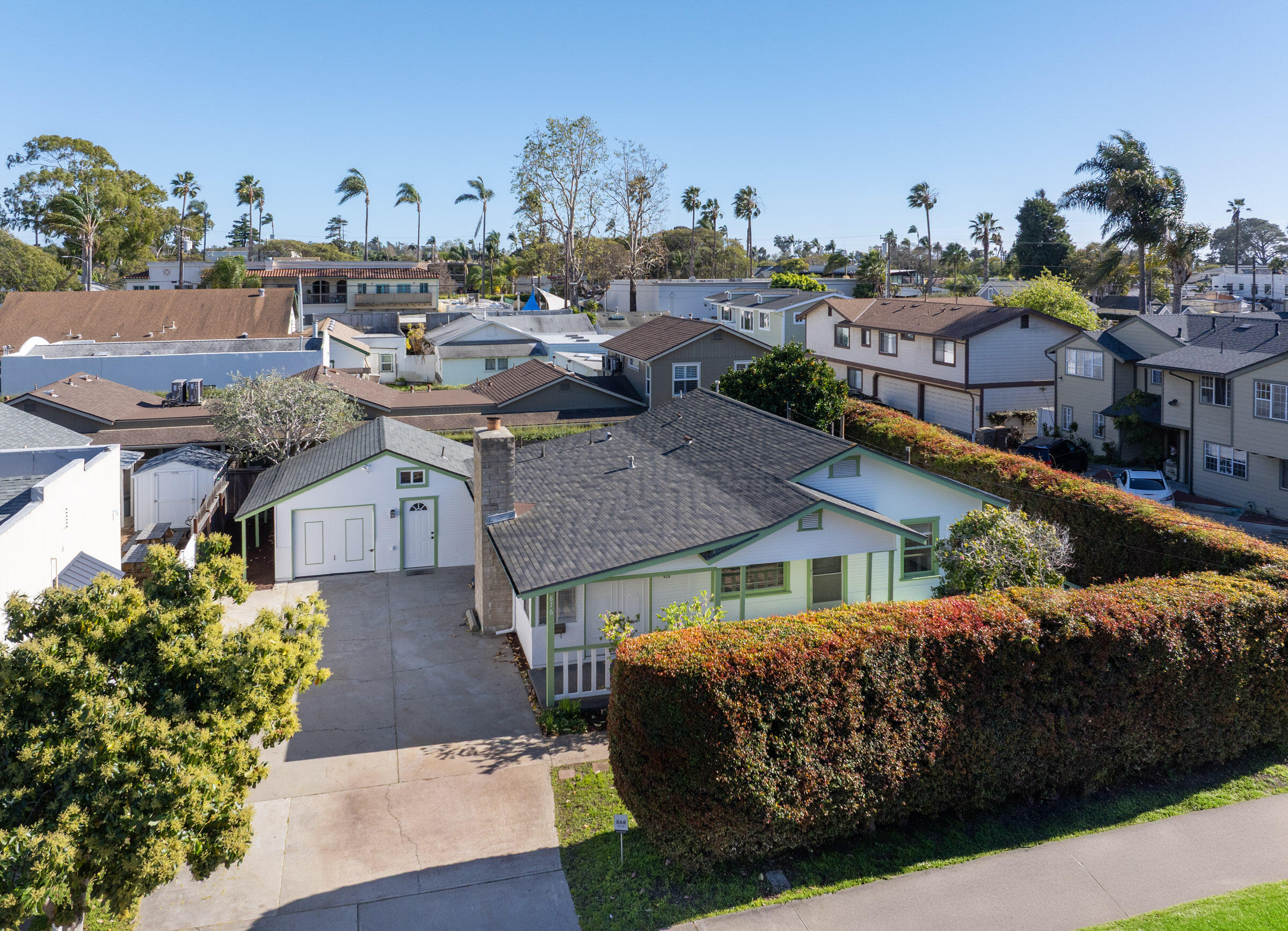 876 Elm Avenue