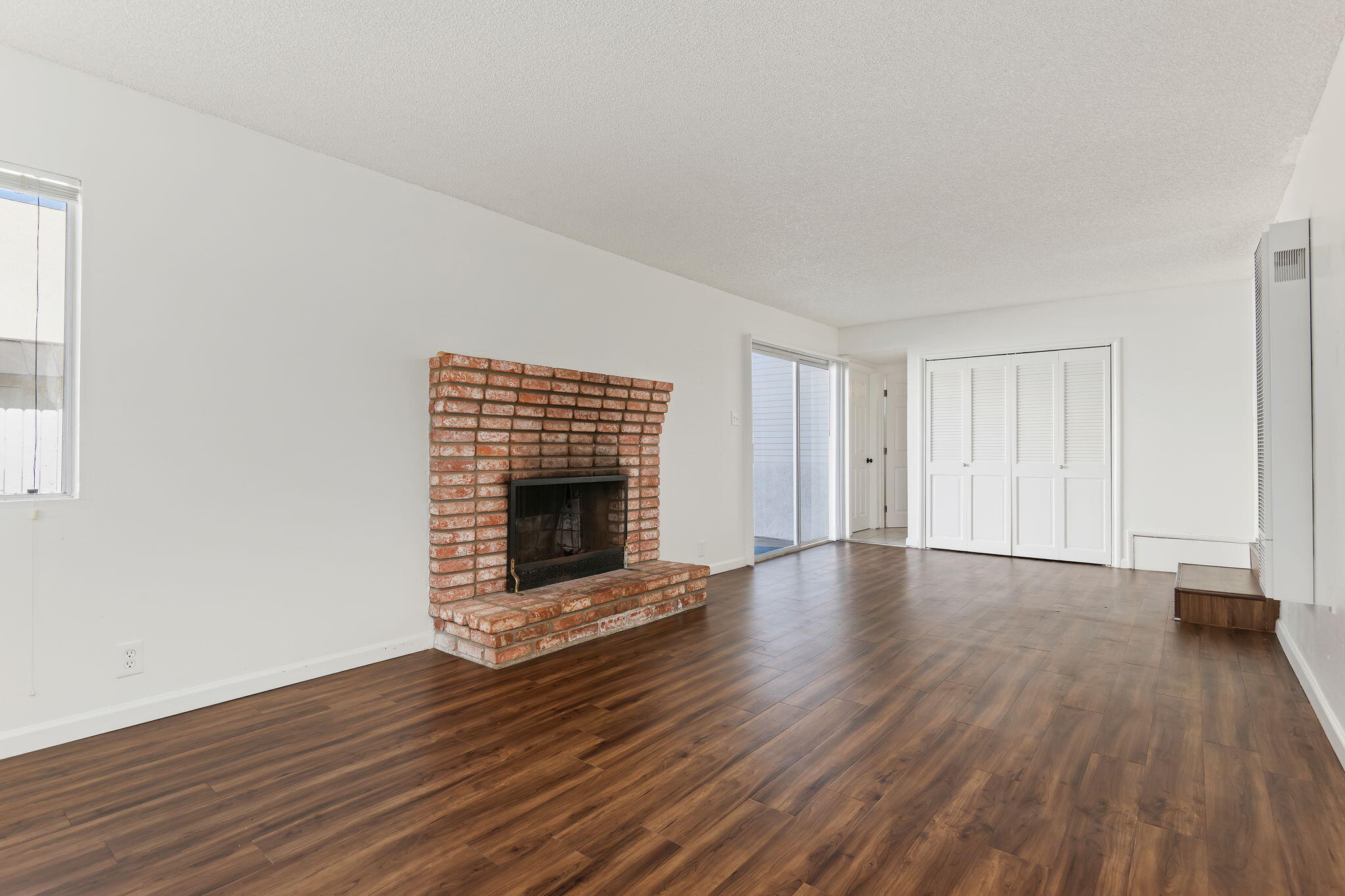 876 Elm Avenue