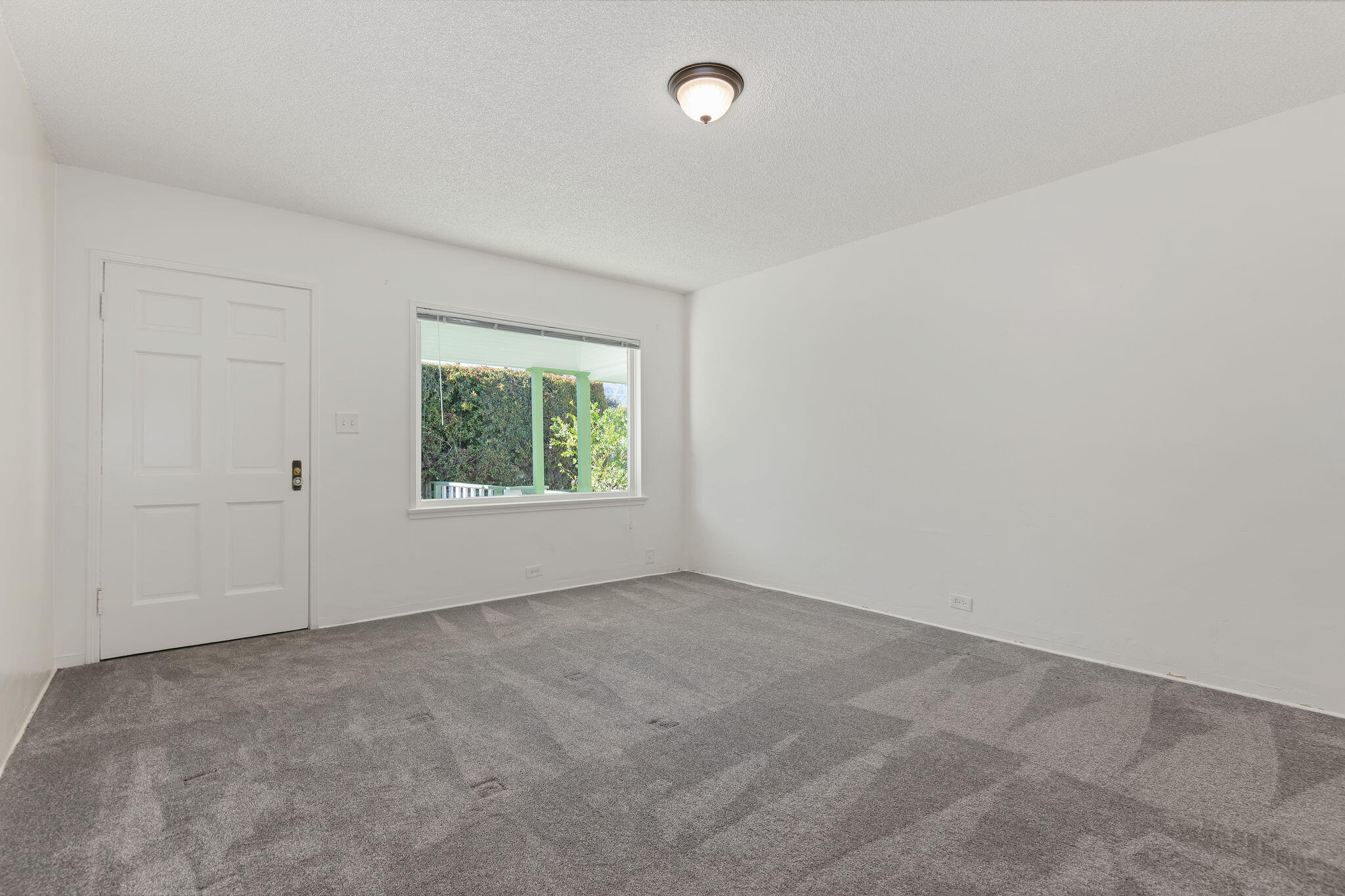 876 Elm Avenue