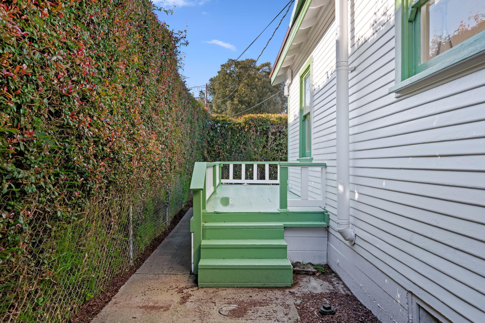 876 Elm Avenue
