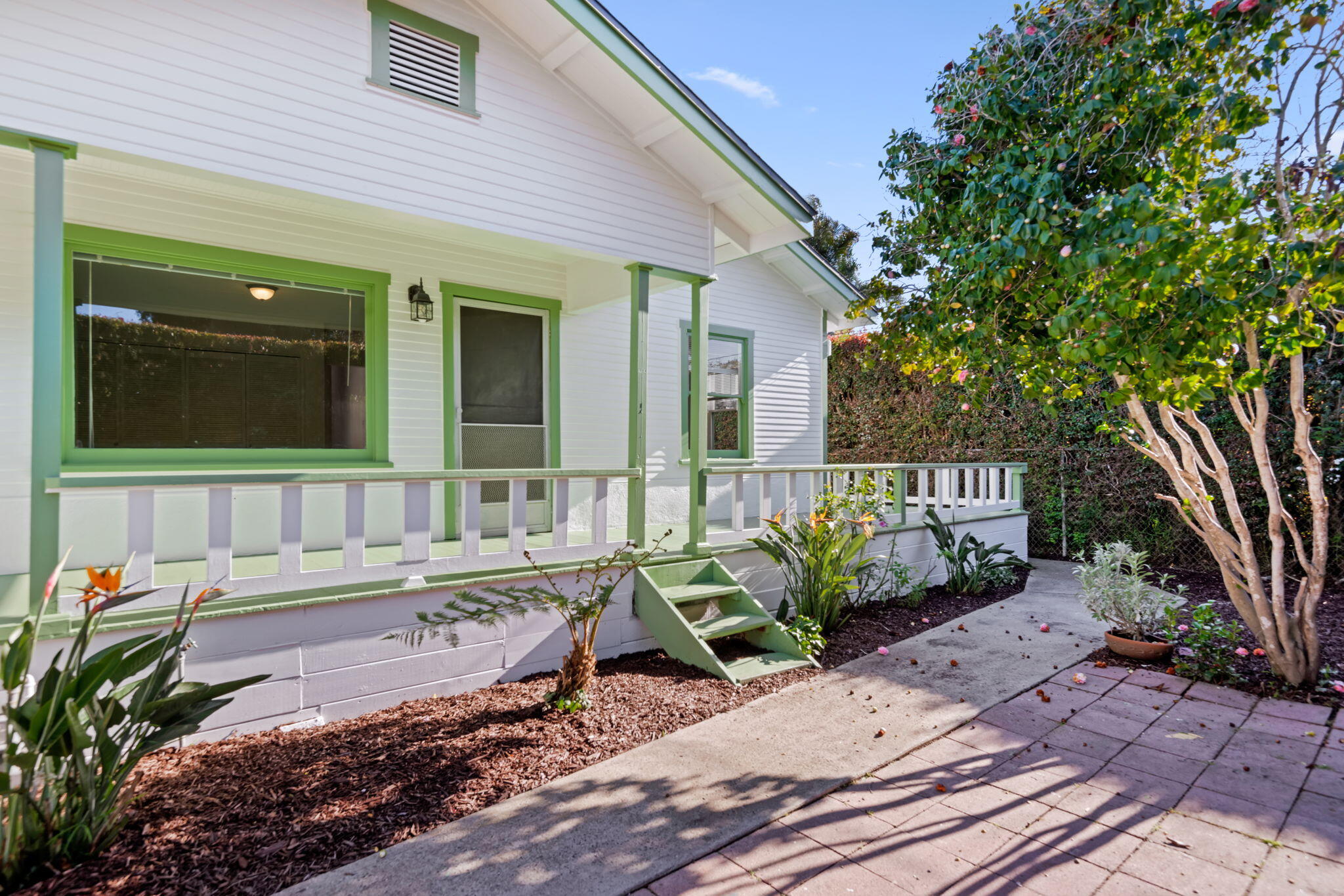 876 Elm Avenue