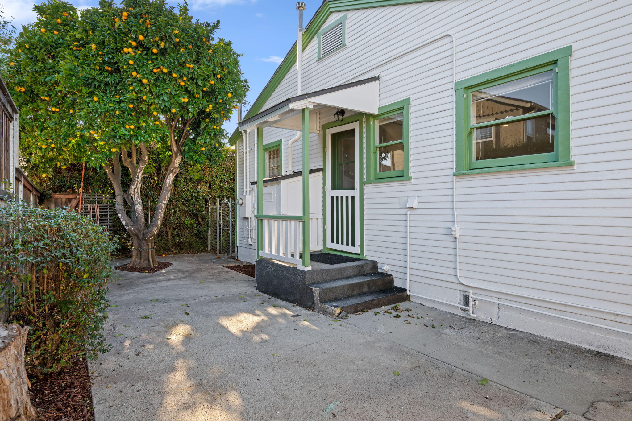 876 Elm Avenue