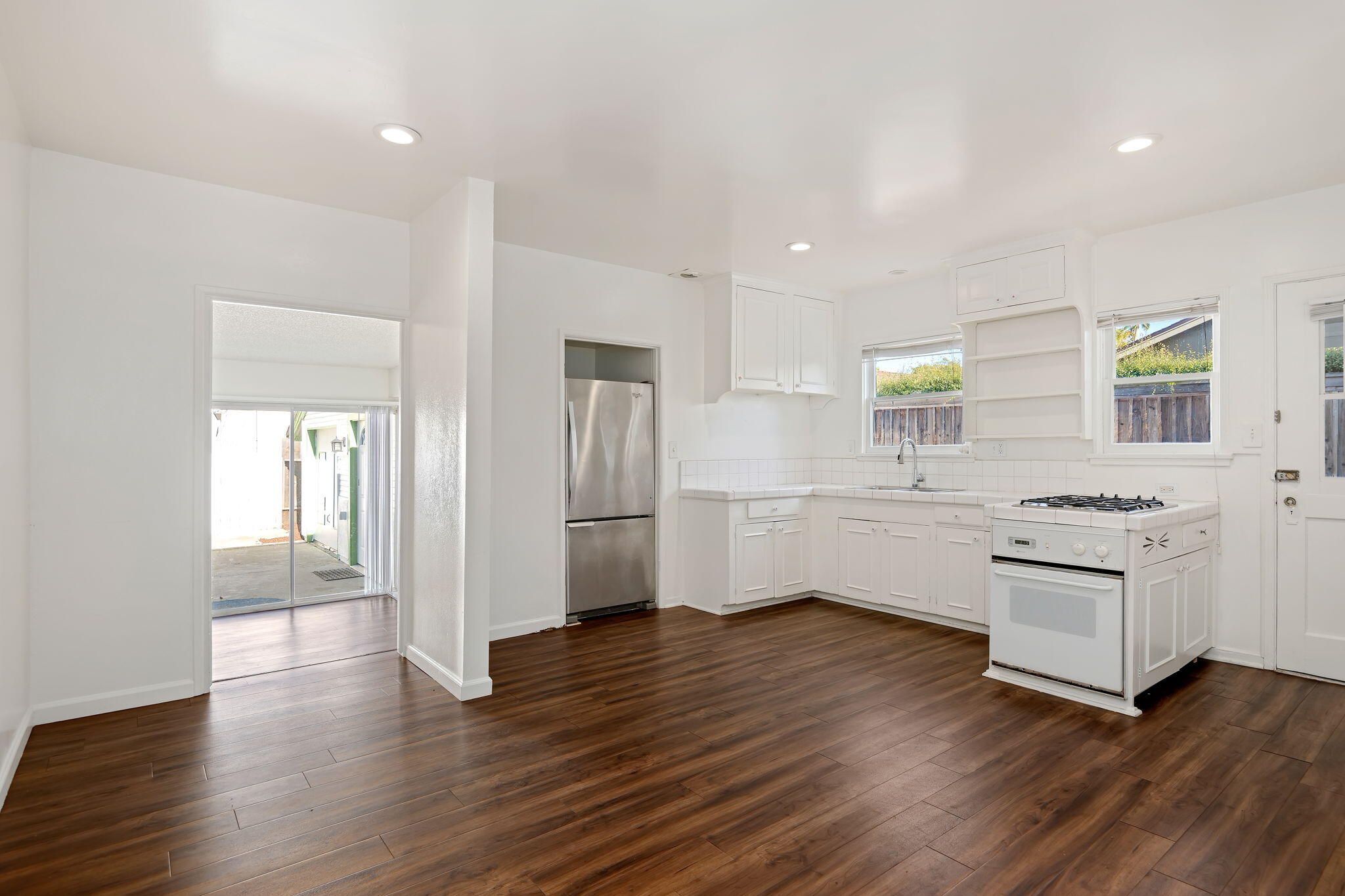 876 Elm Avenue