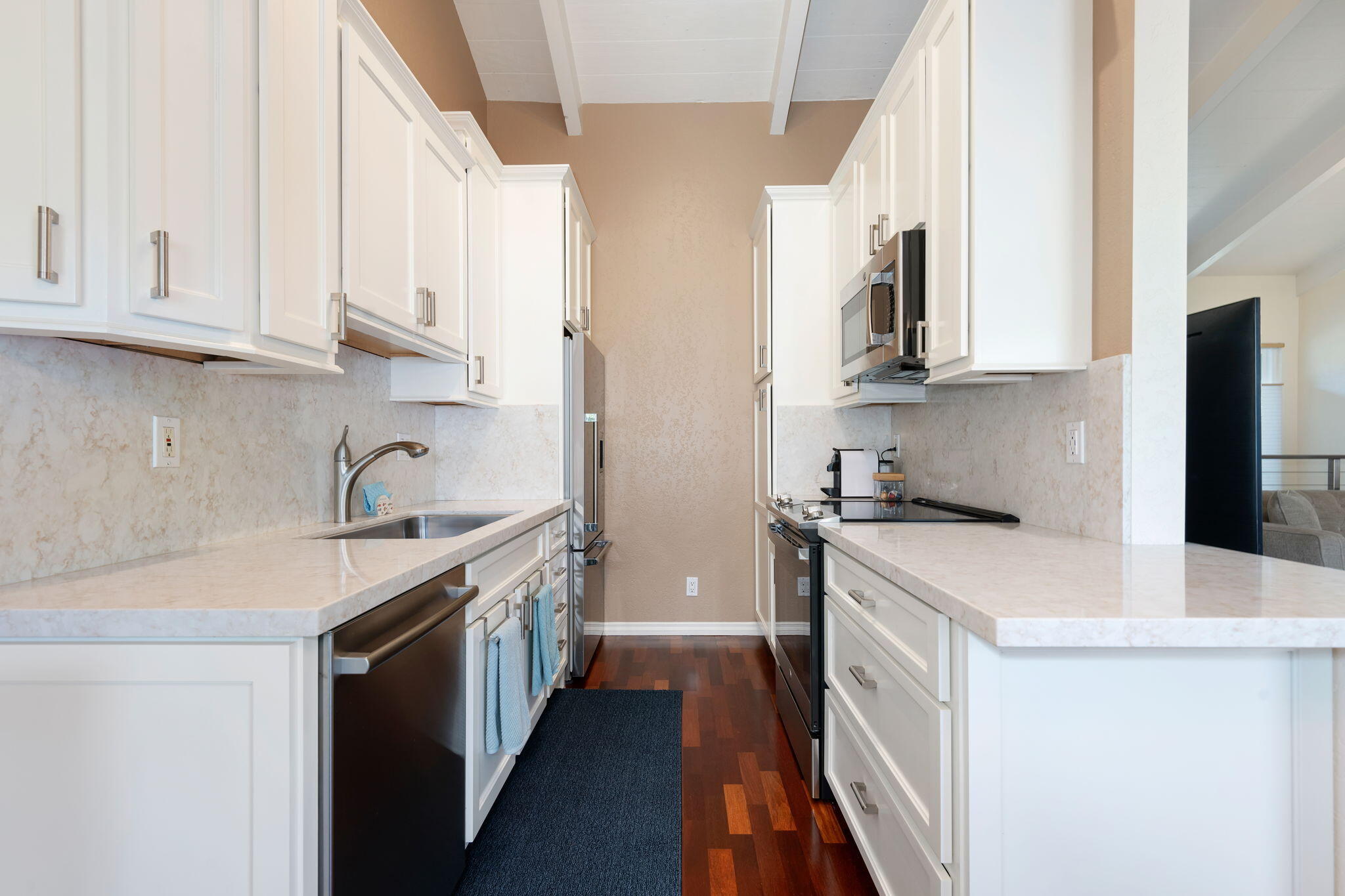 946 Miramonte Drive Apt 3