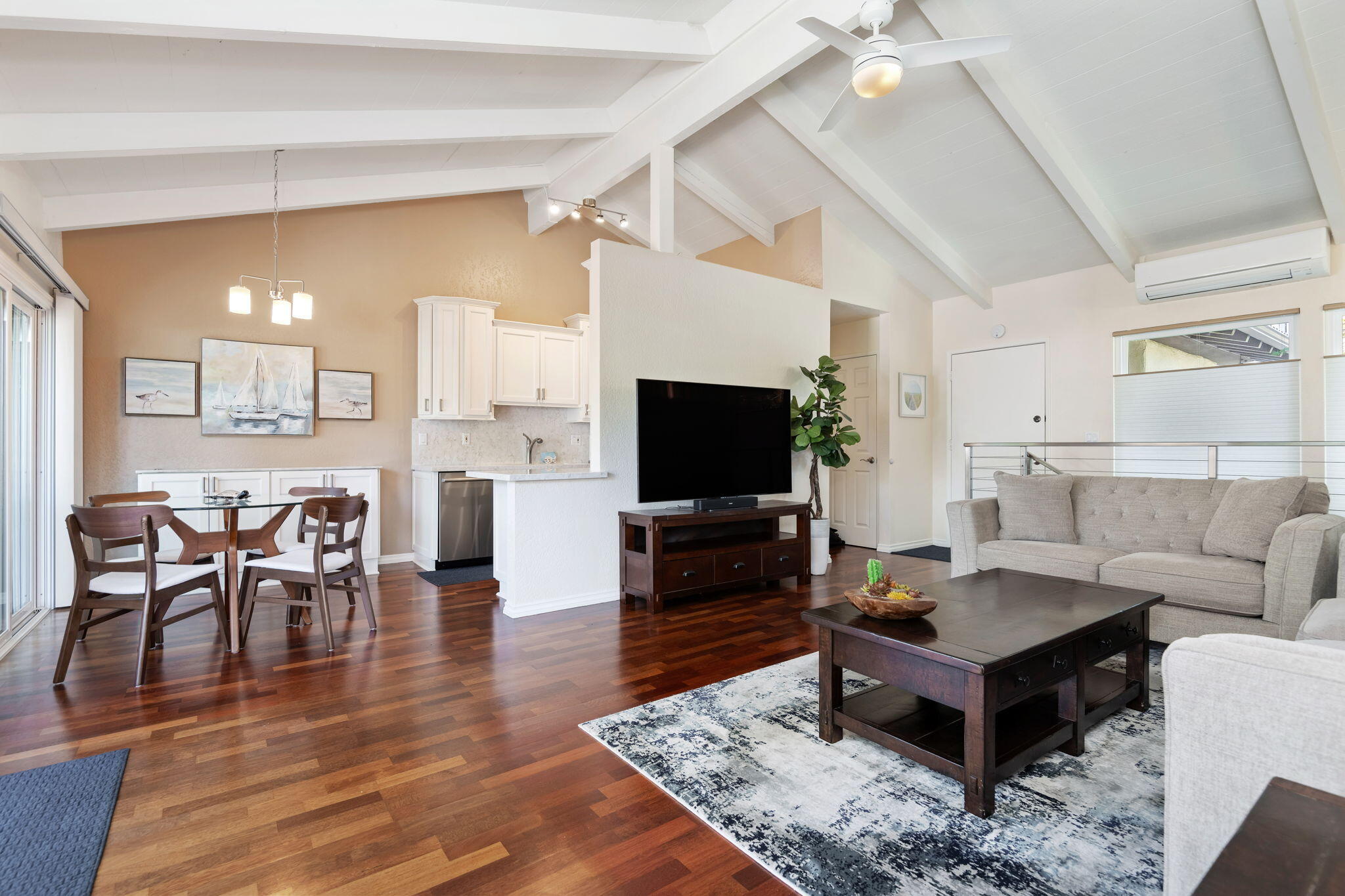 946 Miramonte Drive Apt 3