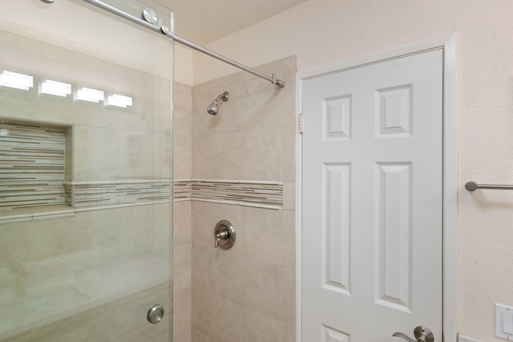 946 Miramonte Drive Apt 3