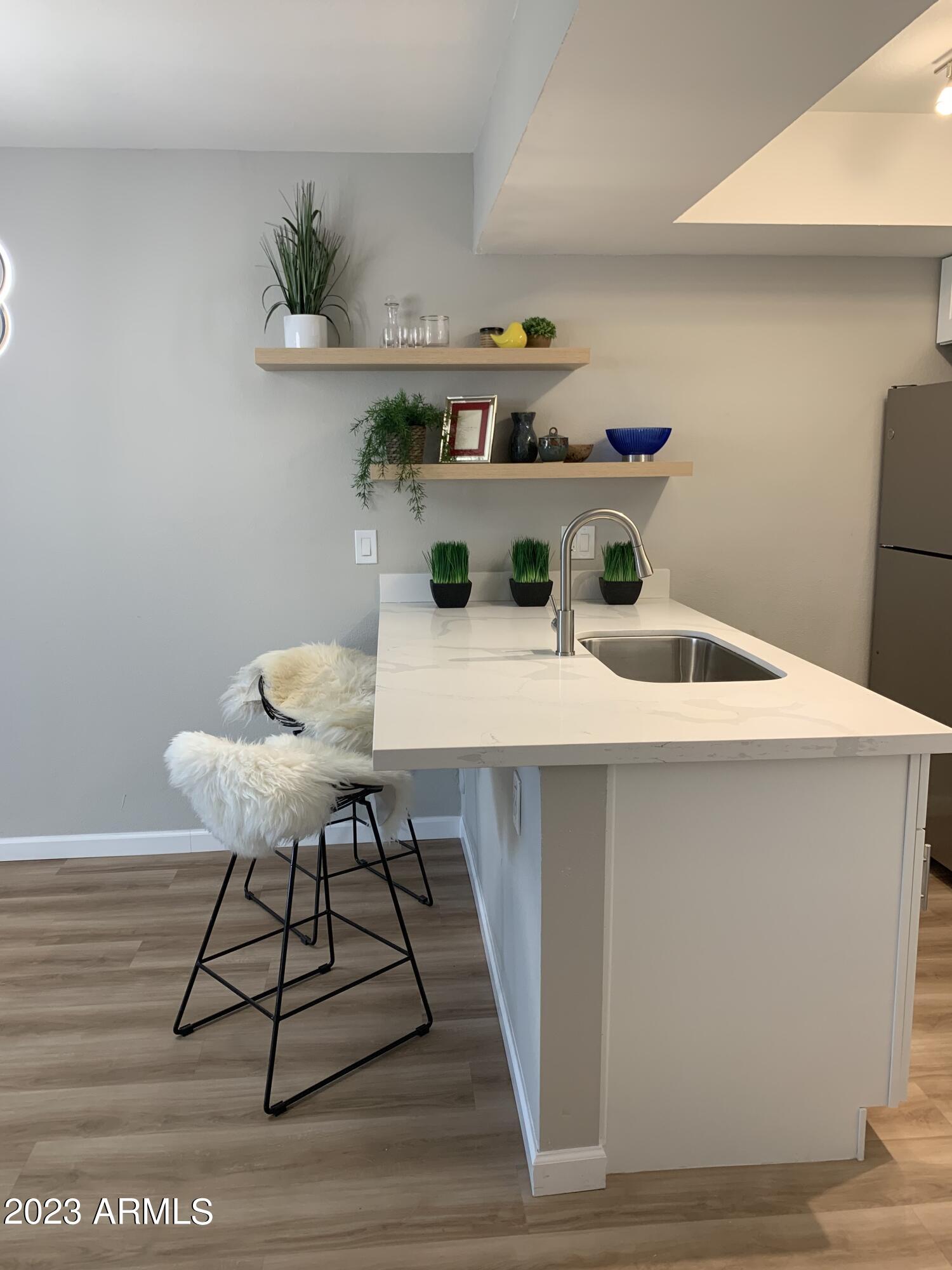 846 E MORNINGSIDE Drive