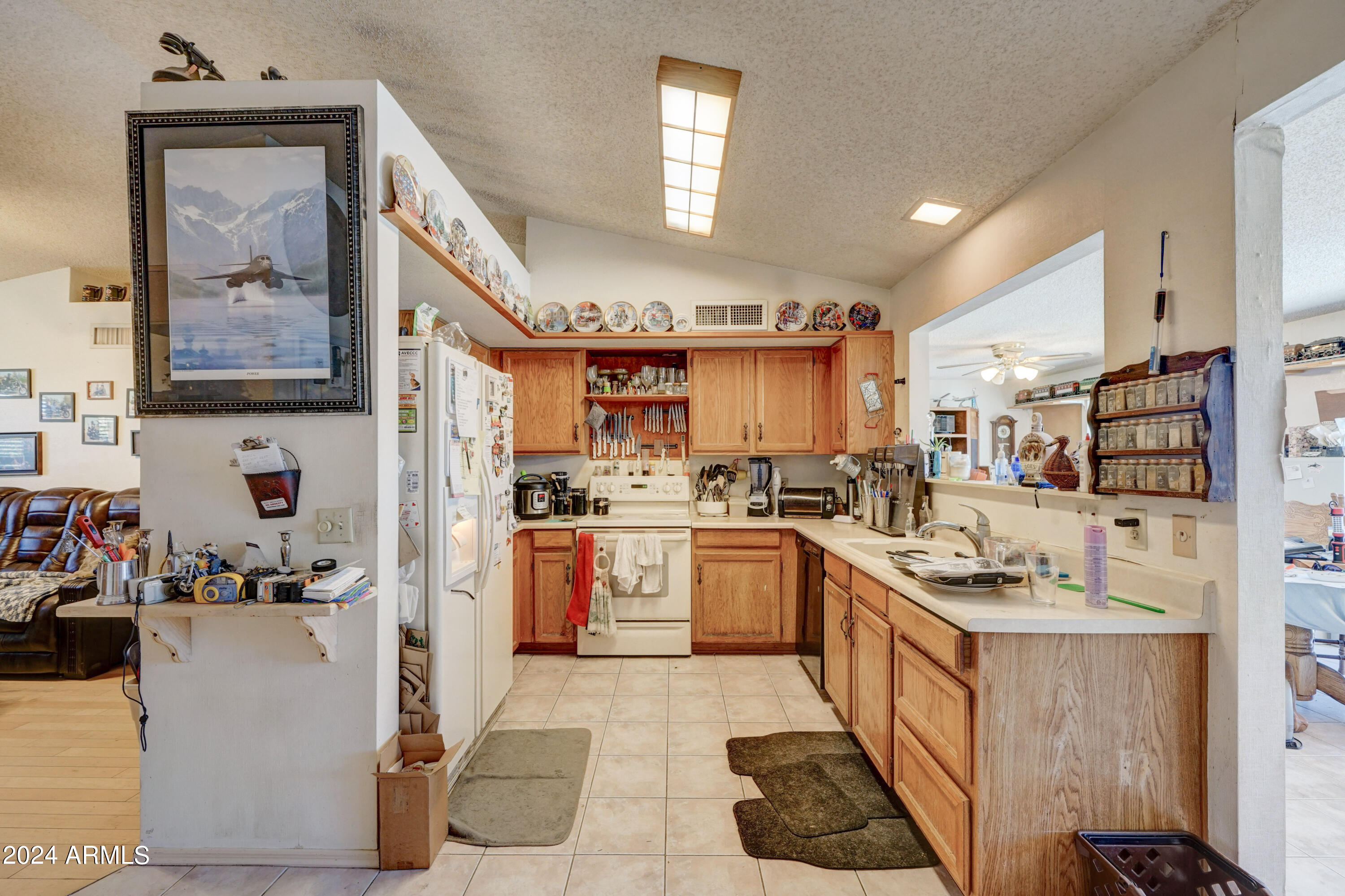 8939 W ECHO Lane