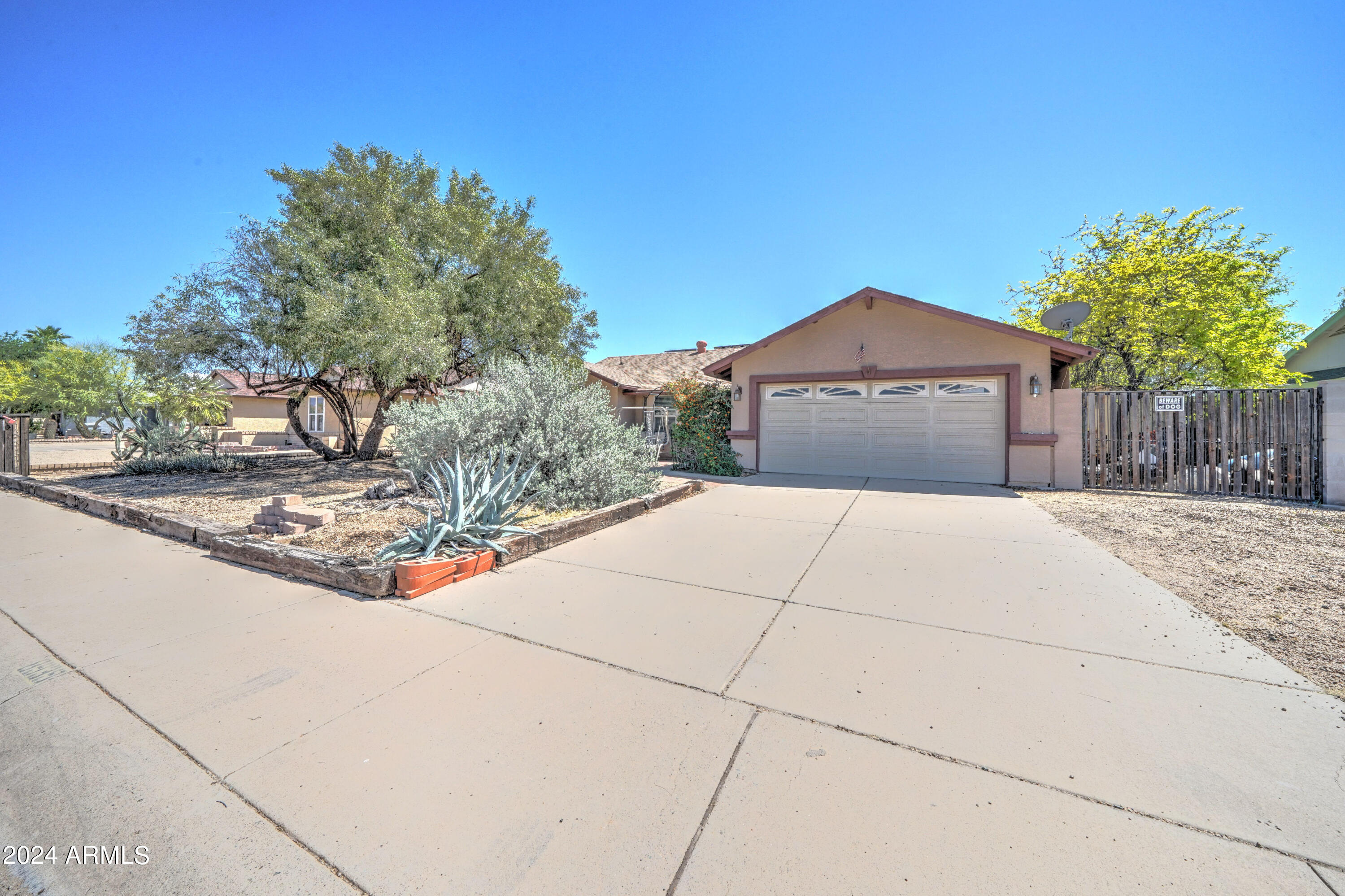 8939 W ECHO Lane
