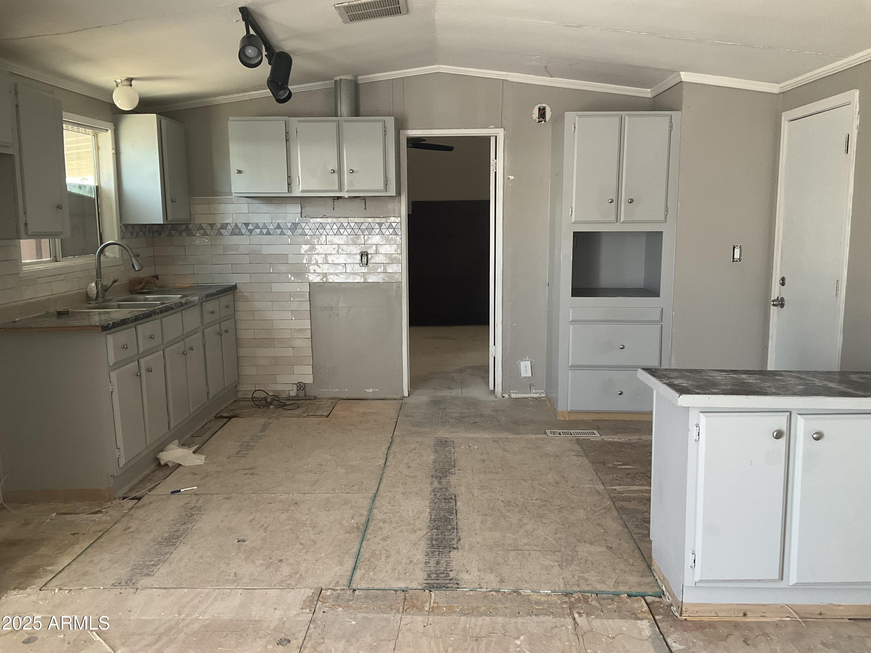 2292 N Ironwood Drive 103