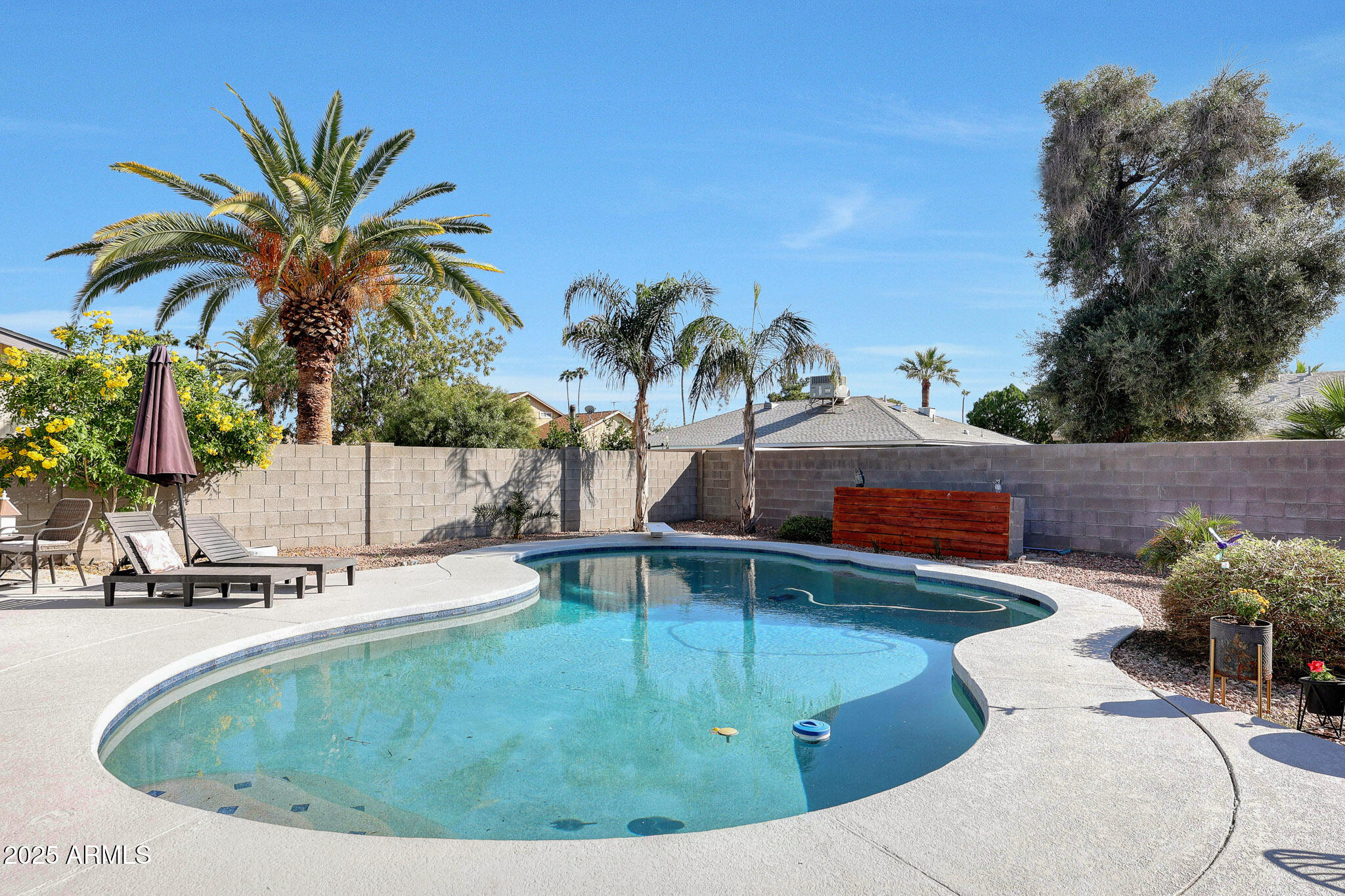 2353 W TIERRA BUENA Lane