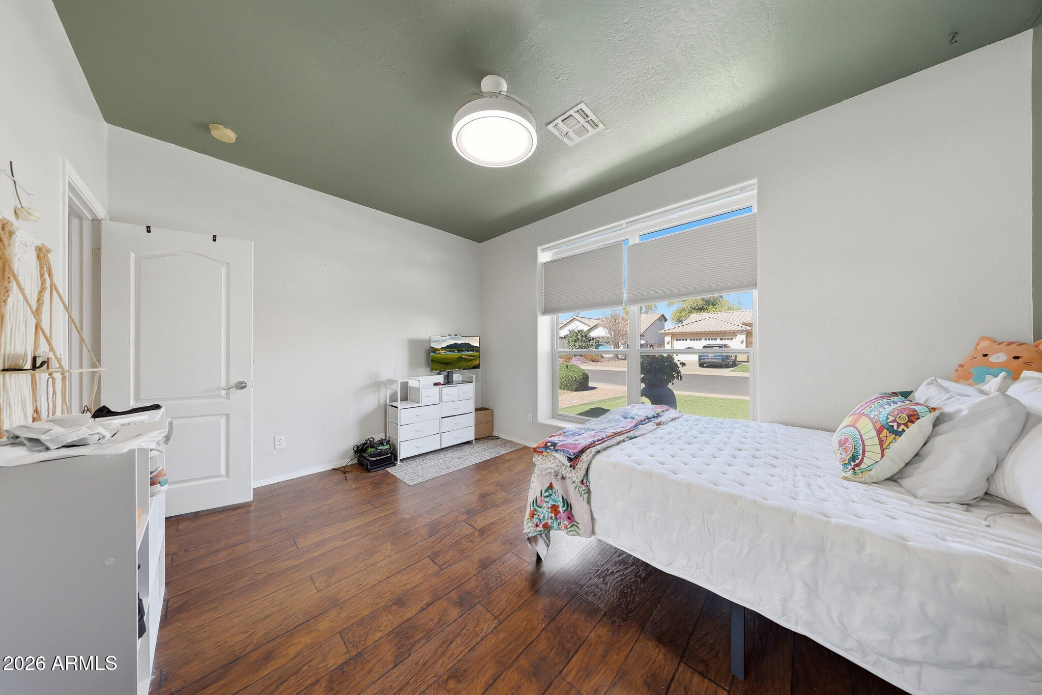 3897 E CULLUMBER Street