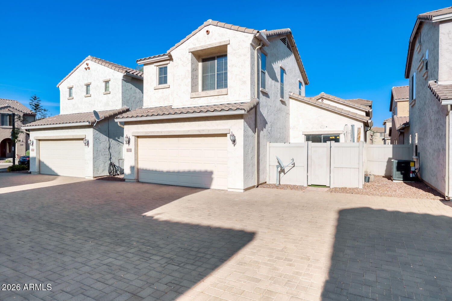 2145 W MONTE CRISTO Avenue