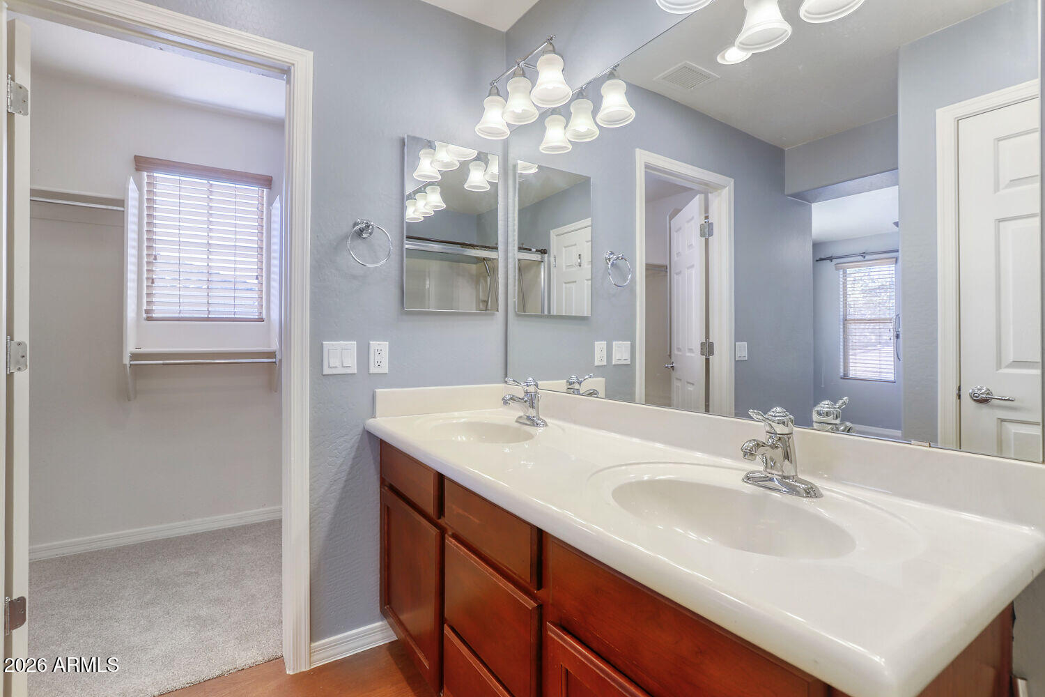 2145 W MONTE CRISTO Avenue