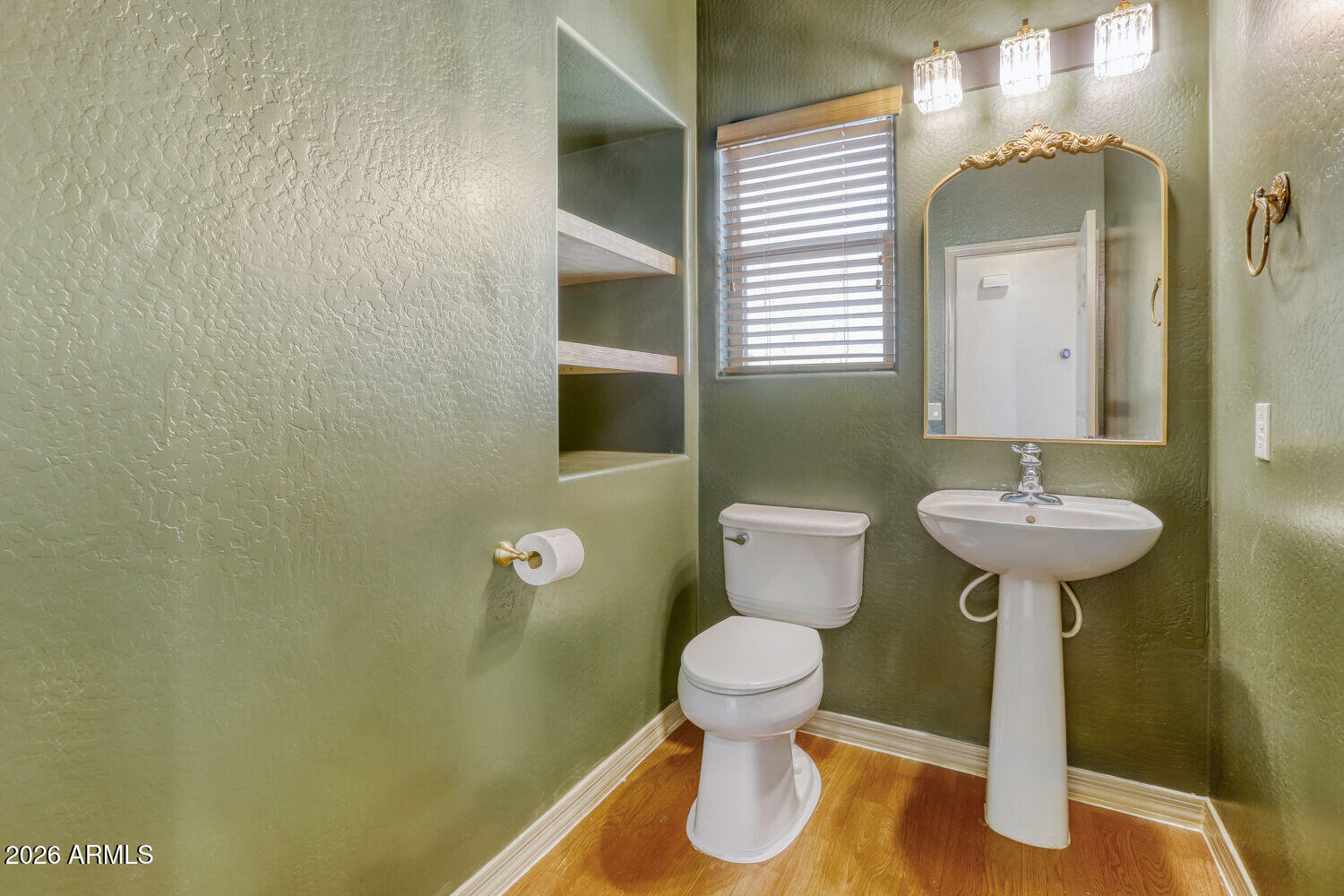 2145 W MONTE CRISTO Avenue