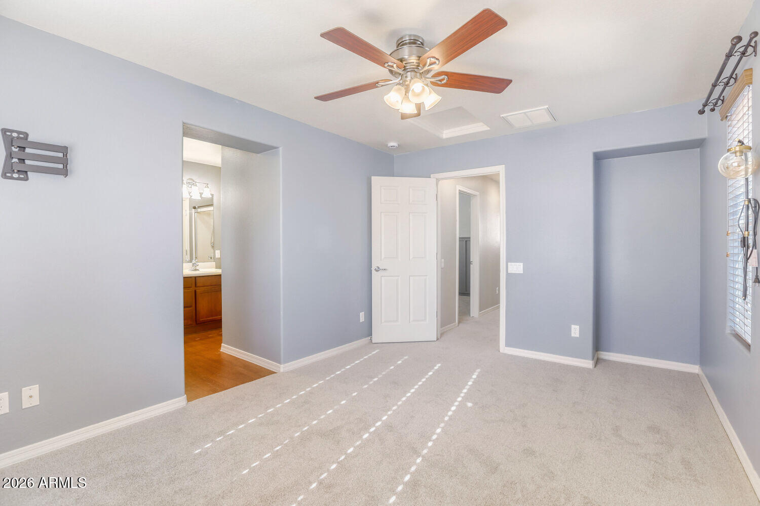 2145 W MONTE CRISTO Avenue