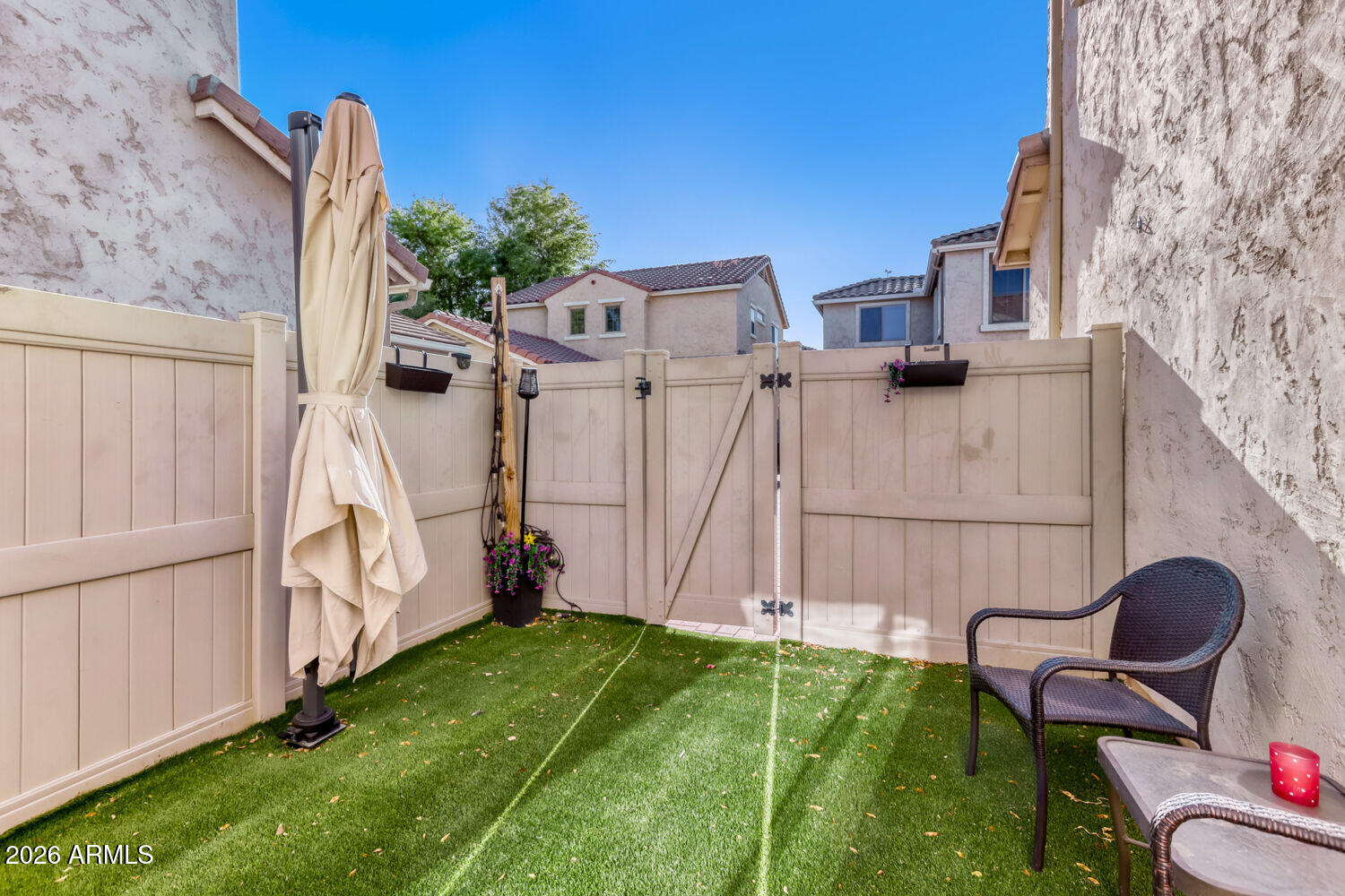 2145 W MONTE CRISTO Avenue