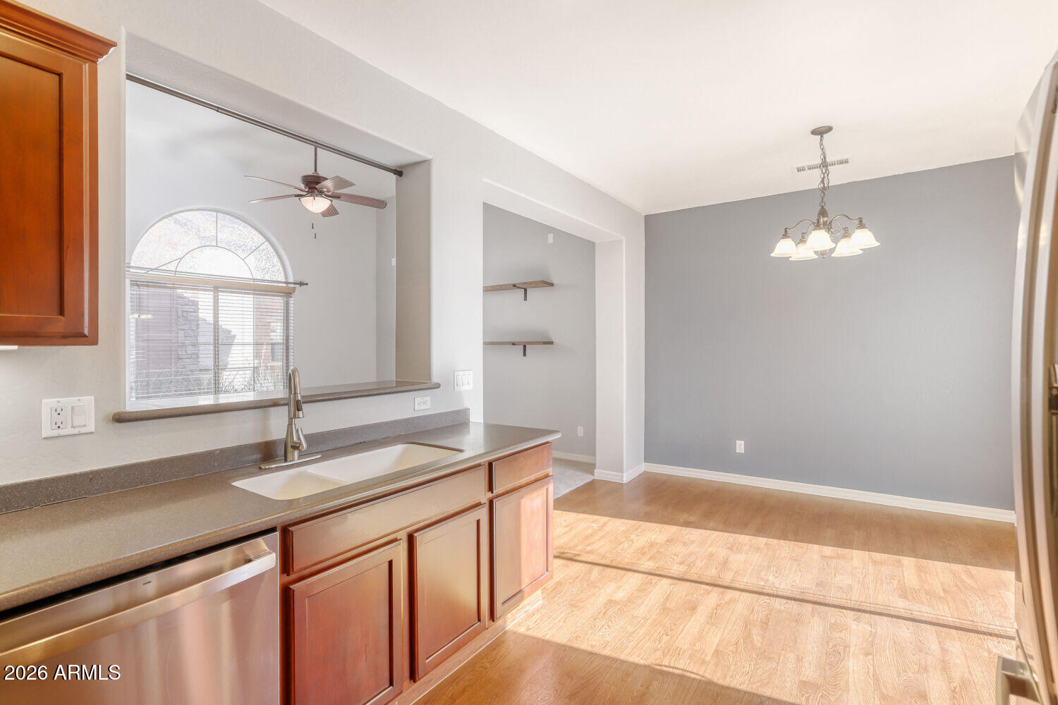 2145 W MONTE CRISTO Avenue