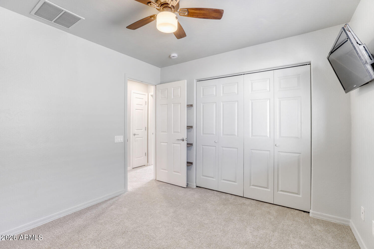 2145 W MONTE CRISTO Avenue