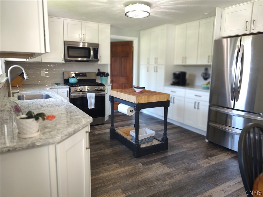 4182 Wooded Heights Circle