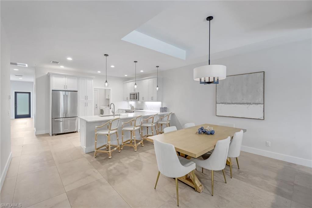 605/609 107th AVE N
