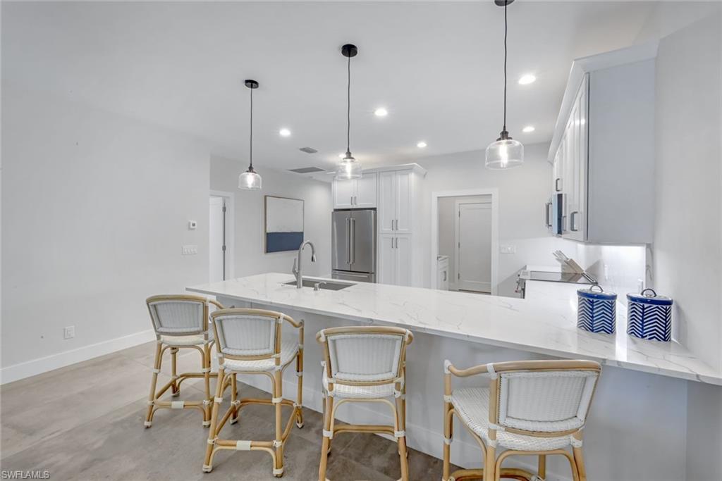 605/609 107th AVE N