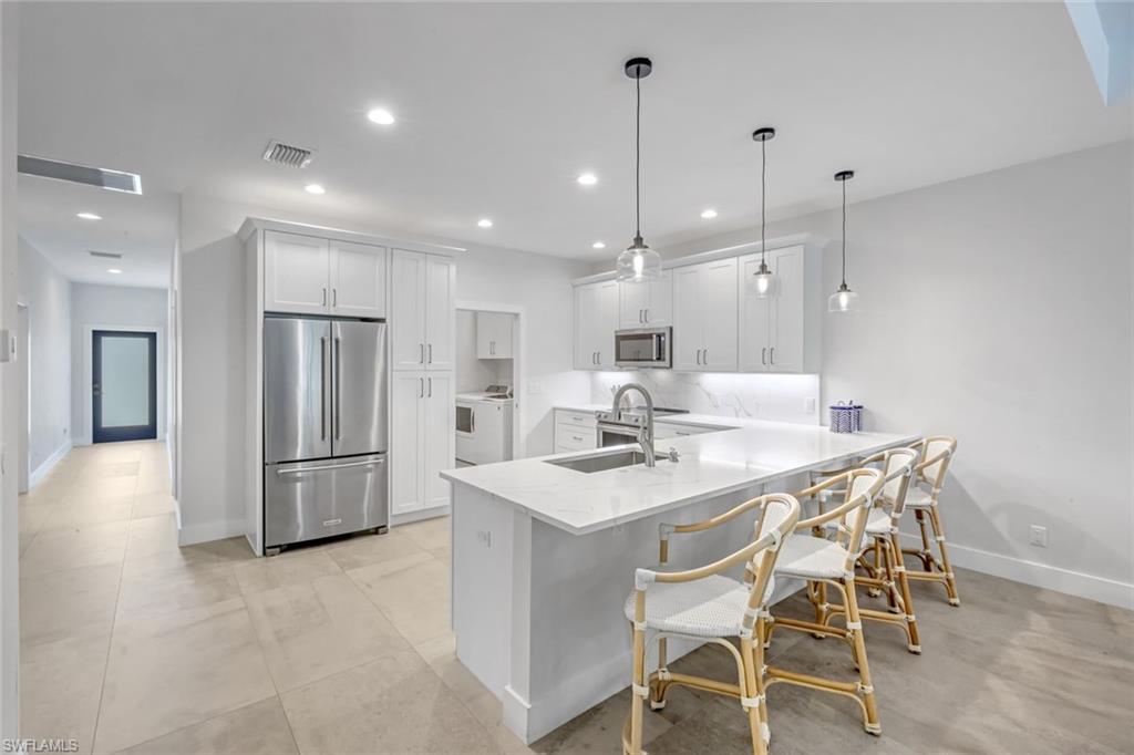 605/609 107th AVE N