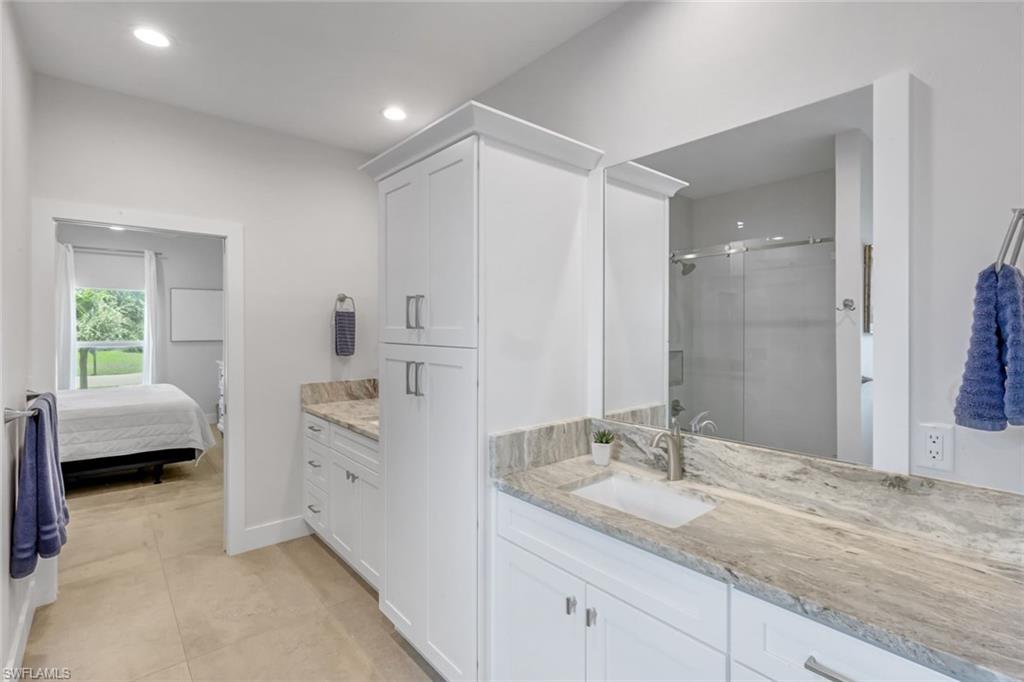 605/609 107th AVE N