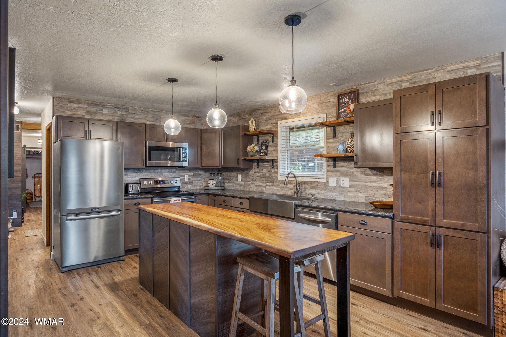 2932 Breezy Pine Drive