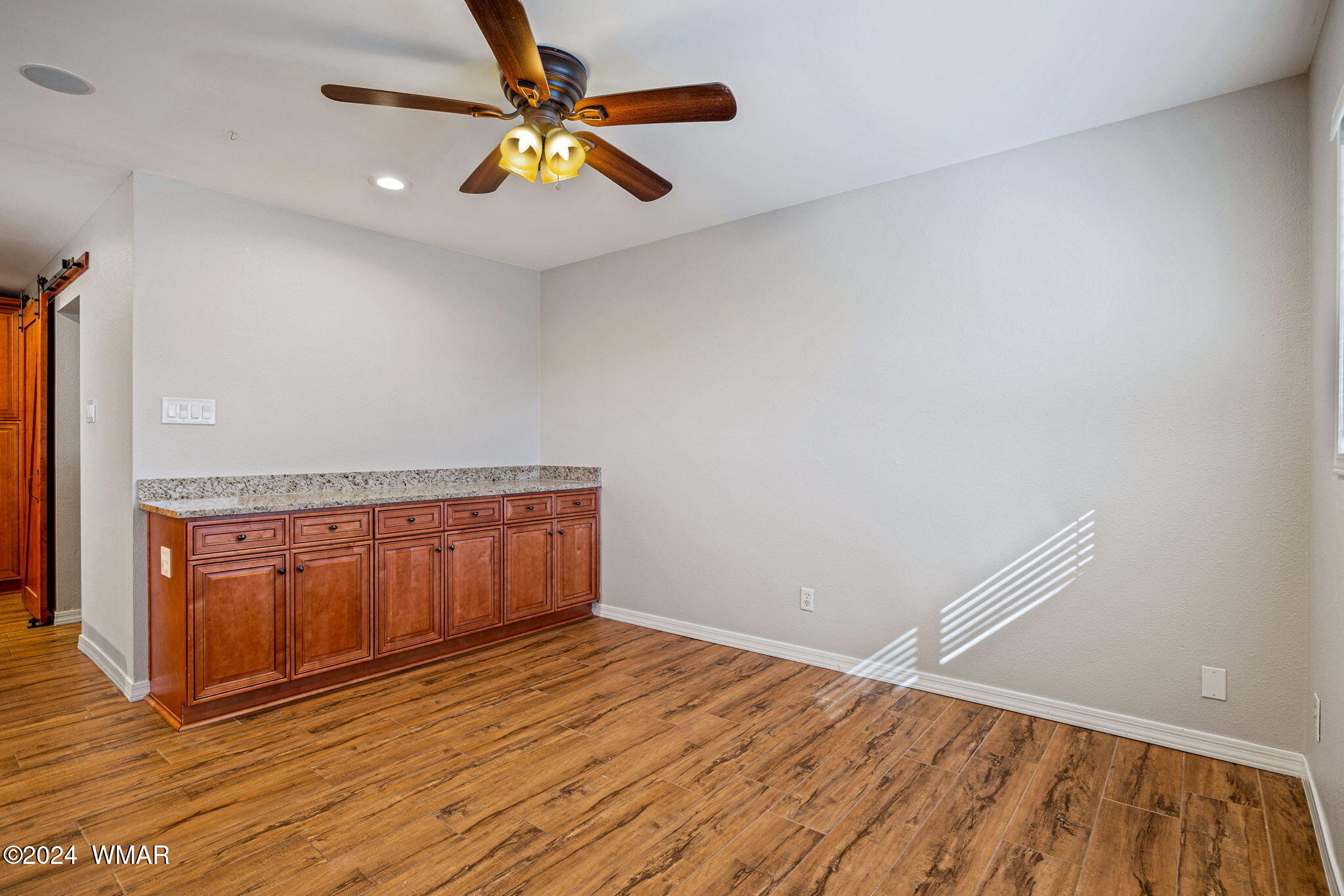 5327 W Paradise Lane